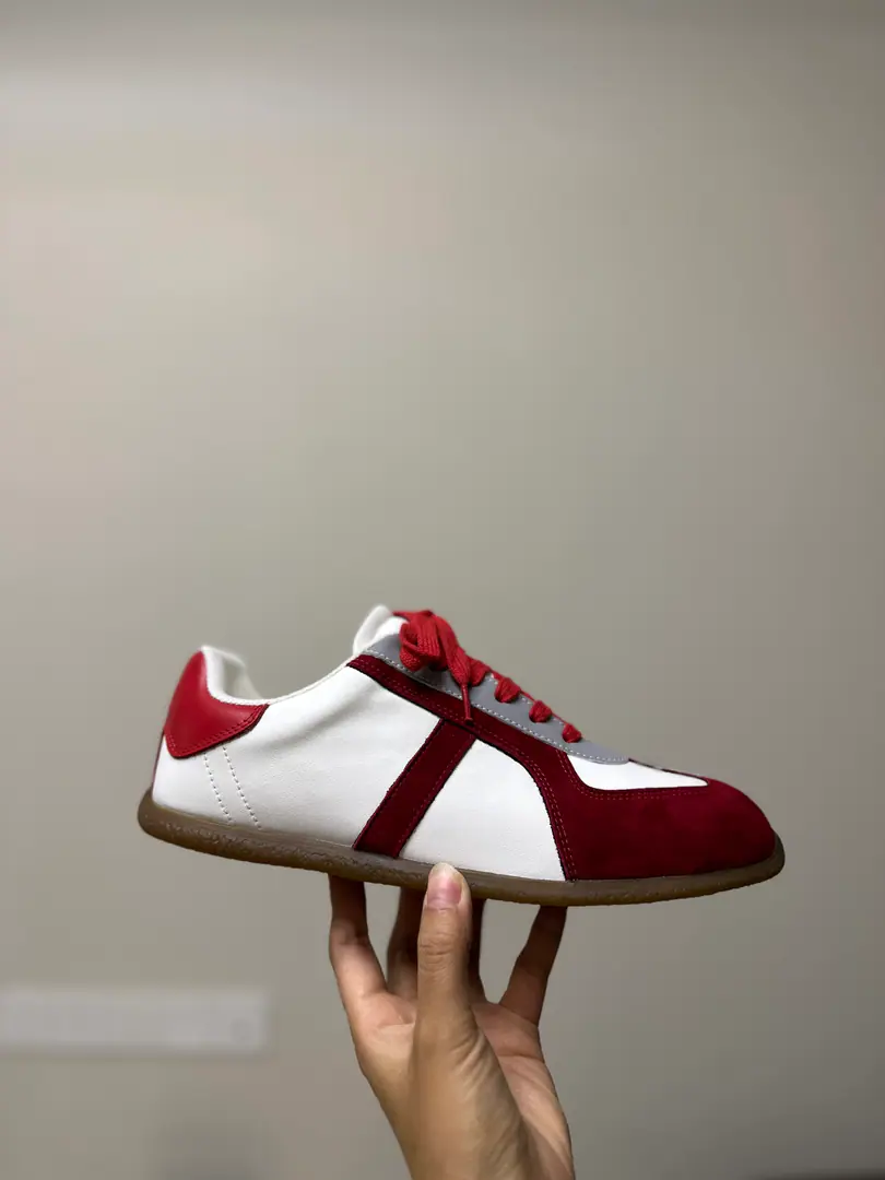 Professional McQueen's Plant.Top Version.Couple money.👫 Alexander McQUEENHigh version upgrades to highest quality again✅ 💪McQueen. Spring, summer, autumn, winter. Top Version Requisition level✅ I'll be the one to join the agency from the front line.🤝 🏆Fabulous.: Italian import quality. No more color for water. 🏆Uchi.: ️AThe first Italian import is in the super-softnet..It's dirty..Sweat..Breathe..Comfortable. 🏆Foot.: The top version is imported into the Italian Super Soft Cow. 🏆Otsumi!: PU+The counter.1:1 🏆Shoeboxes.: Original rice yellow box. Plus white caps for double protection..Buffet.Handbag..Accreditation1:1Shade it.4Set.I'll give you a pair of shoes.. 🖕🏿🖕🏿🖕🏿Shoes belts can be chosen for all the colors of this factory. 🏆Codes: Women34-41.Men38-46 🏆Special Remarks（Female size34. 40.41, Men38.45.46Customise, No, no, no..Back.Change）Please note when you report to the Bully.！We'll win together.🤝