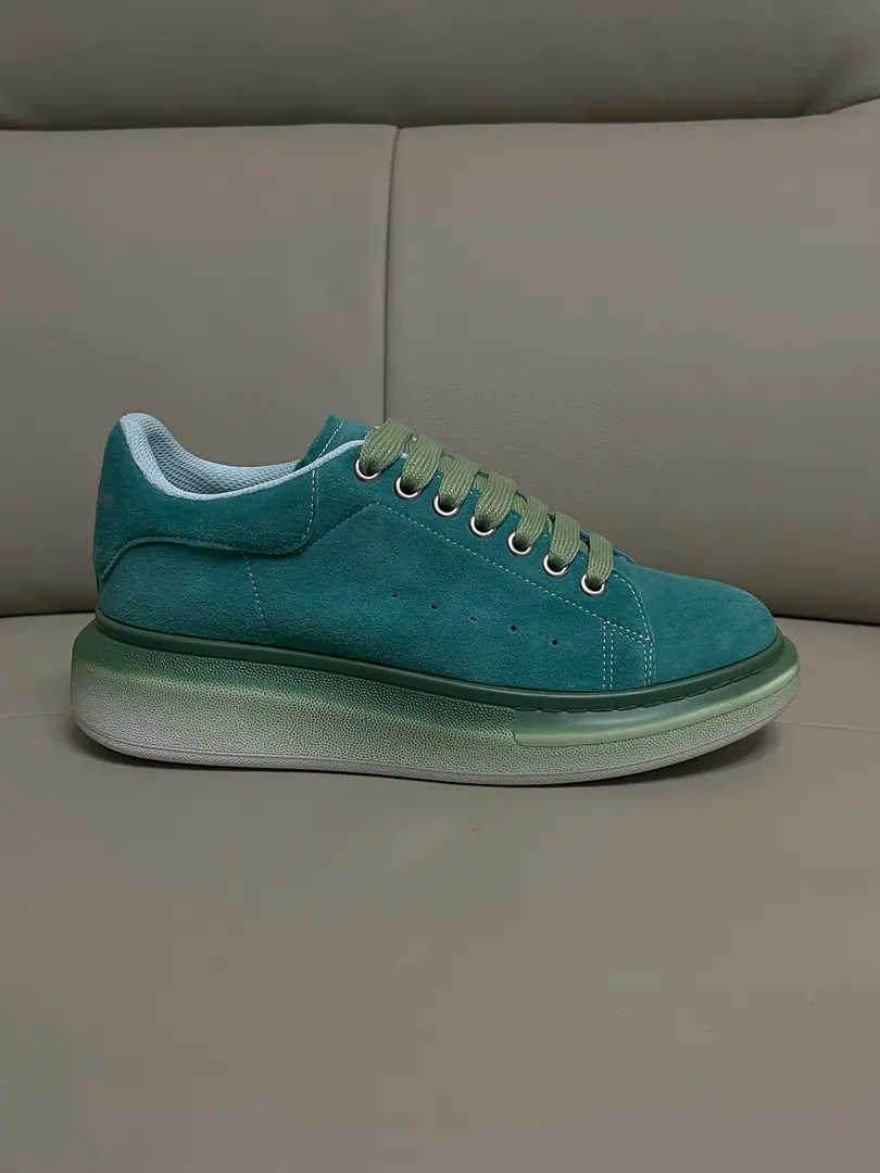 Alexander McQUEEN. Mallum's couple money.. 🏆Fabulous.: Italian import quality. No more color for water. 🏆Uchi.: AThe first Italian import is in the super-softnet..It's dirty..Sweat..Breathe..Comfortable. 🏆Foot.: The top version is imported into the Italian Super Soft Cow. 🏆Otsumi!: PU+The counter.1:1 🏆Shoeboxes.: Original rice yellow box. Plus white caps for double protection..Buffet.Handbag..Accreditation1:1Shade it.4Set.I'll give you a pair of shoes.. 🏆Codes: Women34-41.Men38-46 🏆Special Remarks（Female size34. 40.41, Men38.45.46Customise, No, no, no..Back.Change）