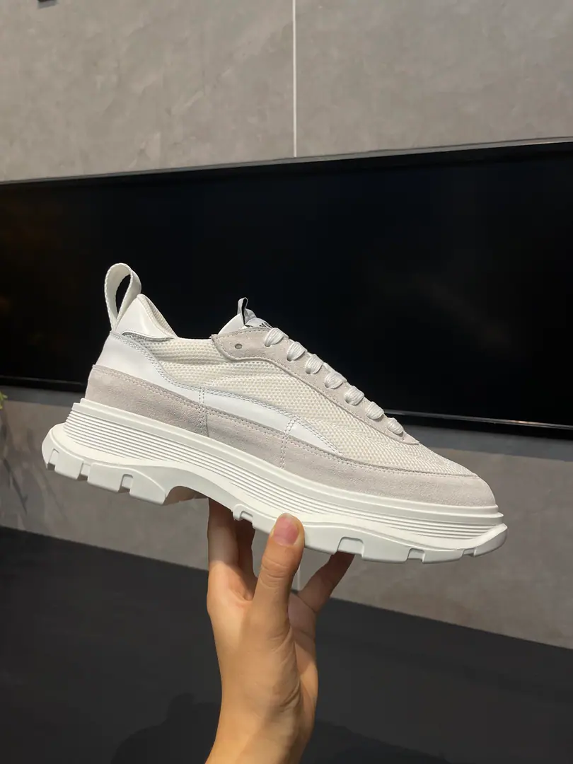 Professional McQueen's Plant.Top Version.Couple money.👫 Alexander McQUEENHigh version upgrades to highest quality again✅ 💪McQueen. Spring, summer, autumn, winter. Top Version Requisition level✅ I'll be the one to join the agency from the front line.🤝 🏆Fabulous.: Italian import quality. No more color for water. 🏆Uchi.: ️AThe first Italian import is in the super-softnet..It's dirty..Sweat..Breathe..Comfortable. 🏆Foot.: The top version is imported into the Italian Super Soft Cow. 🏆Otsumi!: PU+The counter.1:1 🏆Shoeboxes.: Original rice yellow box. Plus white caps for double protection..Buffet.Handbag..Accreditation1:1Shade it.4Set.I'll give you a pair of shoes.. 🖕🏿🖕🏿🖕🏿Shoes belts can be chosen for all the colors of this factory. 🏆Codes: Women34-41.Men38-46 🏆Special Remarks（Female size34. 40.41, Men38.45.46Customise, No, no, no..Back.Change）Please note when you report to the Bully.！We'll win together.🤝