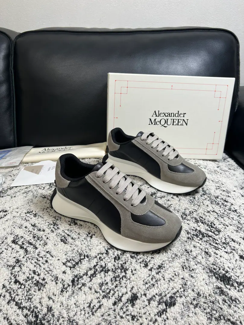 Alexander McQueen High Quality Top-level craft McQueen. Synchronize cabinets Original plant configuration, Italian imports of original cow-coloured flour, High-quality integration process, All imported water- dyeed cattle stubs., Shoes under the sole.: The original factory is super comfortable with the original base., The original factory and the single., Couple money. Codes 35-44（ Make a reservation. Women40 45 46 47 ）