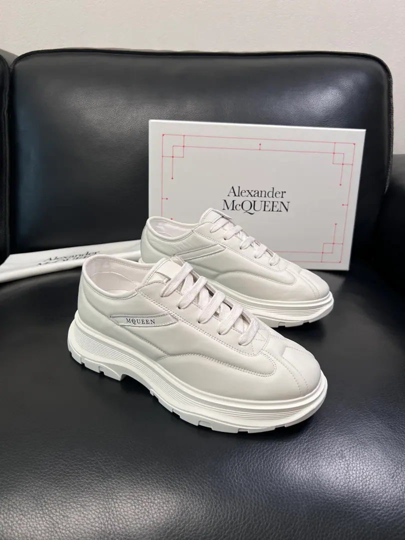 Alexander McQueen High Quality Top-level craft McQueen. Synchronize cabinets Original plant configuration, Italian imports of original cow-coloured flour, High-quality integration process, All imported water- dyeed cattle stubs., Shoes under the sole.: The original factory is super comfortable with the original base., The original factory and the single., Couple money. Codes 35-44（ Make a reservation. Women40 45 46 47 ）