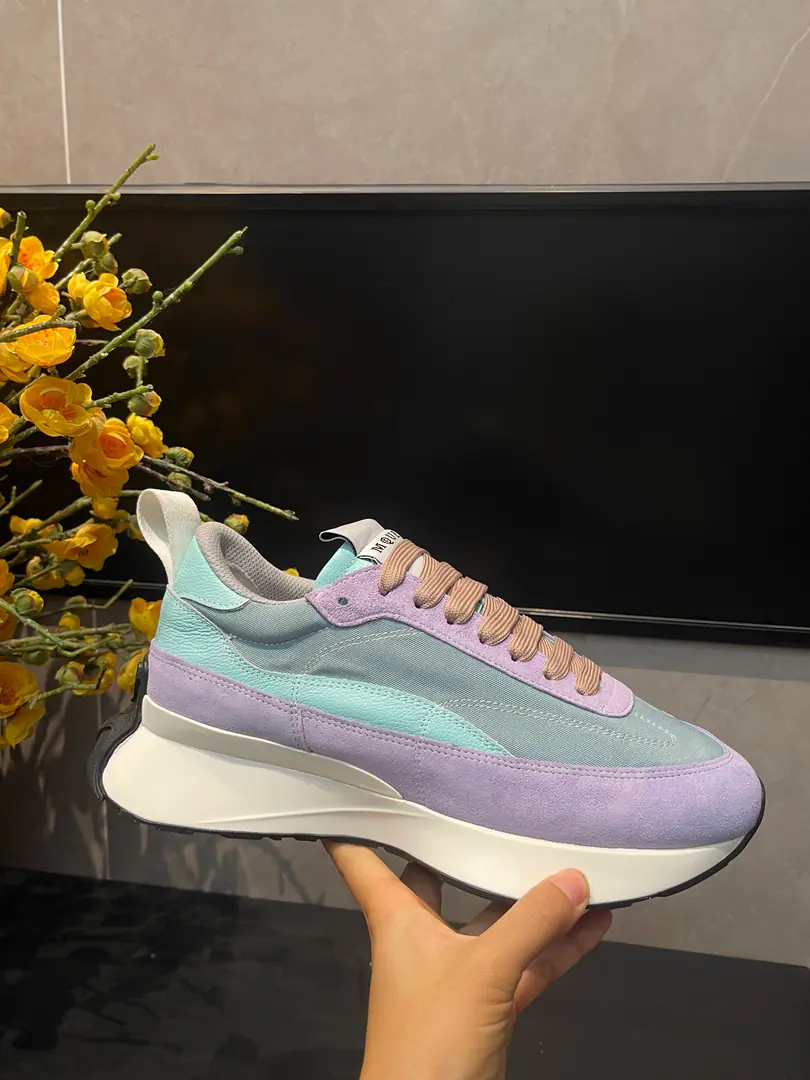 Alexander McQUEEN McQueen. Couples' leisure shoes. 🏆Fabulous.: Italian import quality. No more color for water. 🏆Uchi.: AThe first Italian import is in the super-softnet..It's dirty..Sweat..Breathe..Comfortable. 🏆Foot.: The top version is imported into the Italian Super Soft Cow. 🏆Otsumi!: PU+The counter.1:1 🏆Shoeboxes.: Original rice yellow box. Plus white caps for double protection..Buffet.Handbag..Accreditation1:1Shade it.4Set.I'll give you a pair of shoes.. 🏆Codes: Women34-41.Men38-46 🏆Special Remarks（Female size34. 40.41, Men38.45.46Customise, No, no, no..Back.Change）