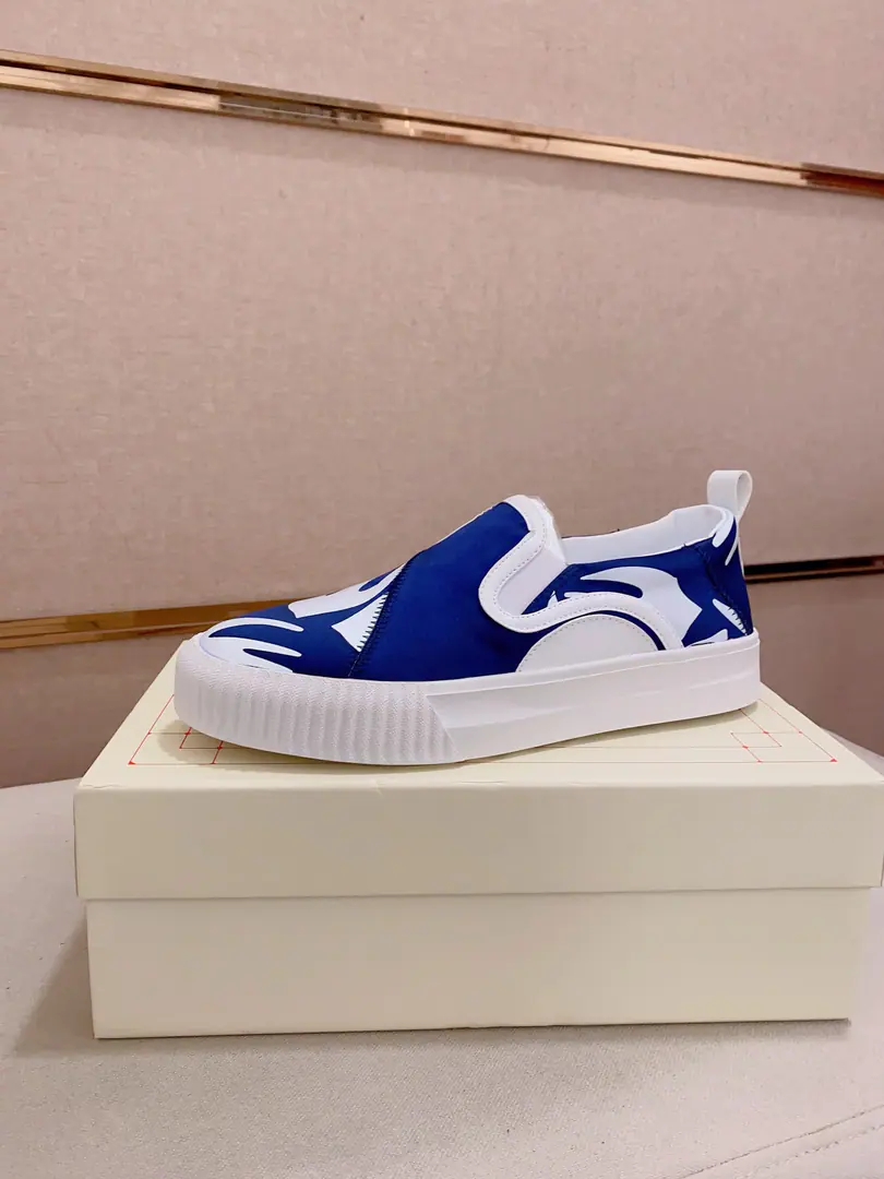 Plant prices: Alexander McQUEEN McQueen's new low-life leisure sports shoes., One of the most popular singles. Use head-stressed shoes. The side is treated with two skins. It's a solid feeling. Pulp incision is treated with oil. Collapse Design Simple style Fashion Sports Custom MetalsLOGOThe branded shoelaces. Uniquely controlled top-of-the-line version Support comparison In the sheep's skin. Original rubber floor I'm not sure I'm gonna be able to get you a full-time leisure package. It's for every occasion. You're looking for a high quality. It's so cool on the upper foot. With original packaging！ Size: 38-44