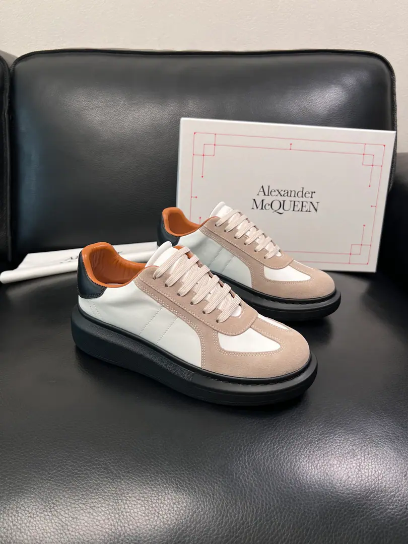 Alexander McQueen High Quality Top-level craft McQueen. Synchronize cabinets Original plant configuration, Italian imports of original cow-coloured flour, High-quality integration process, All imported water- dyeed cattle stubs., Shoes under the sole.: The original factory is super comfortable with the original base., The original factory and the single., Couple money. Codes 35-44（ Make a reservation. Women40 45 46 47 ）