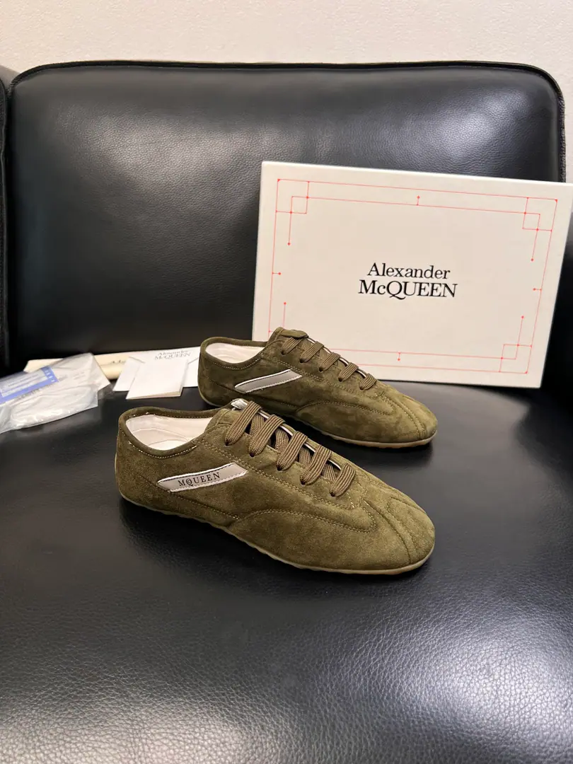 Alexander McQueen High Quality Top-level craft McQueen. Synchronize cabinets Original plant configuration, Italian imports of original cow-coloured flour, High-quality integration process, All imported water- dyeed cattle stubs., Shoes under the sole.: The original factory is super comfortable with the original base., The original factory and the single., Couple money. Codes 35-44（ Make a reservation. Women40 45 46 47 ）