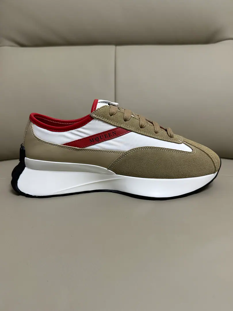 Couple money.👫 Alexander McQUEEN 🏆Fabulous.: Import of original cattle skin materials from Italy. Quality No more color for water. 🏆Uchi.: AThe first Italian import is resistant to the soil..Sweat..Breathe..Comfortable. 🏆Foot.: The top version is imported into the Italian Super Soft Cow. 🏆Otsumi!: PU+The counter.1:1 🏆Shoeboxes.: Original White Box. Plus white caps for double protection..Buffet.Handbag..Accreditation1:1Shade it.4Set.I'll give you a pair of shoes.. 🏆Codes: Women34-41.Men38-46 🏆Remarks（Female size34. 40.41, Men38.45.46Customise, No, no, no..Back.Change）