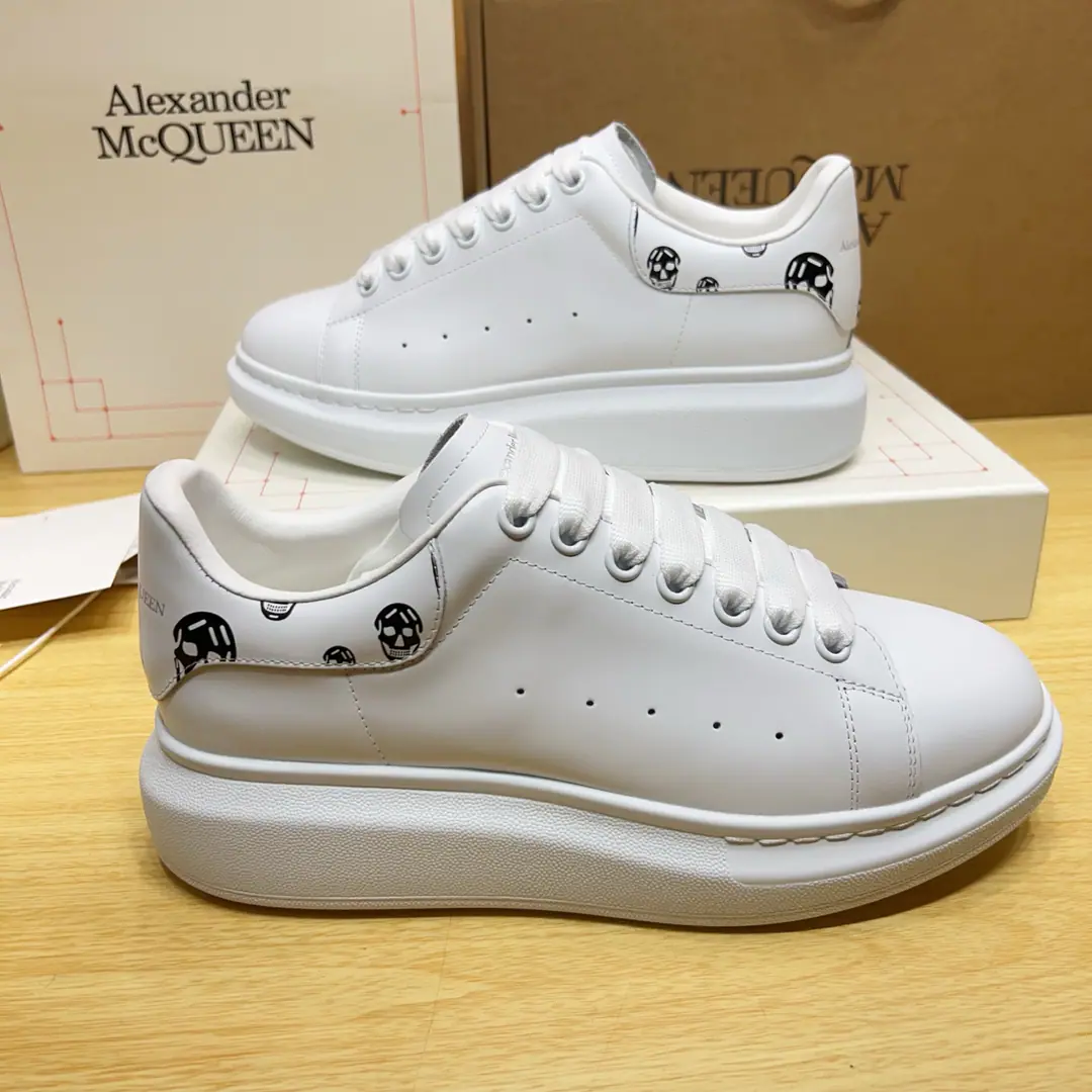Alexander McQUEENThe latest spring shoes are leading the heavy process. Spring, summer, autumn, winter. Top-level requisition version, White., The thickest design is a long leg.. You're a good worker., Skull tail., It's a lot of fashion.. 💎Fabulous.Fabric: Italian import quality.Silk cow skin. 💎Uchi.inside of 1⃣AThe first Italian imports air-eating sheep. 💎Foot.Stepping: The top-level edition is the Italian super-soft cow skin. 💎Shoes under the sole.Sole: negativeTPUTen.PU 💎package: Original Shoe Box. Buffet.4Set.I'll give you a pair of shoes.．Handbag. 💎Size: Women35-40Men39-45 💎Special Remarks, Female size40.Men.45.Customise, No, no, no..Back.Change）Please note when you report. 👉 👉 👉 👉 👉