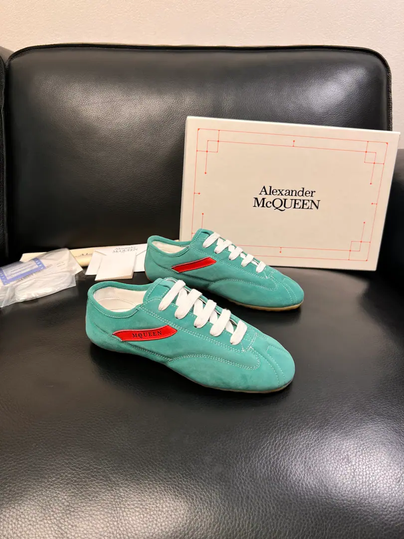 Alexander McQueen High Quality Top-level craft McQueen. Synchronize cabinets Original plant configuration, Italian imports of original cow-coloured flour, High-quality integration process, All imported water- dyeed cattle stubs., Shoes under the sole.: The original factory is super comfortable with the original base., The original factory and the single., Couple money. Codes 35-44（ Make a reservation. Women40 45 46 47 ）