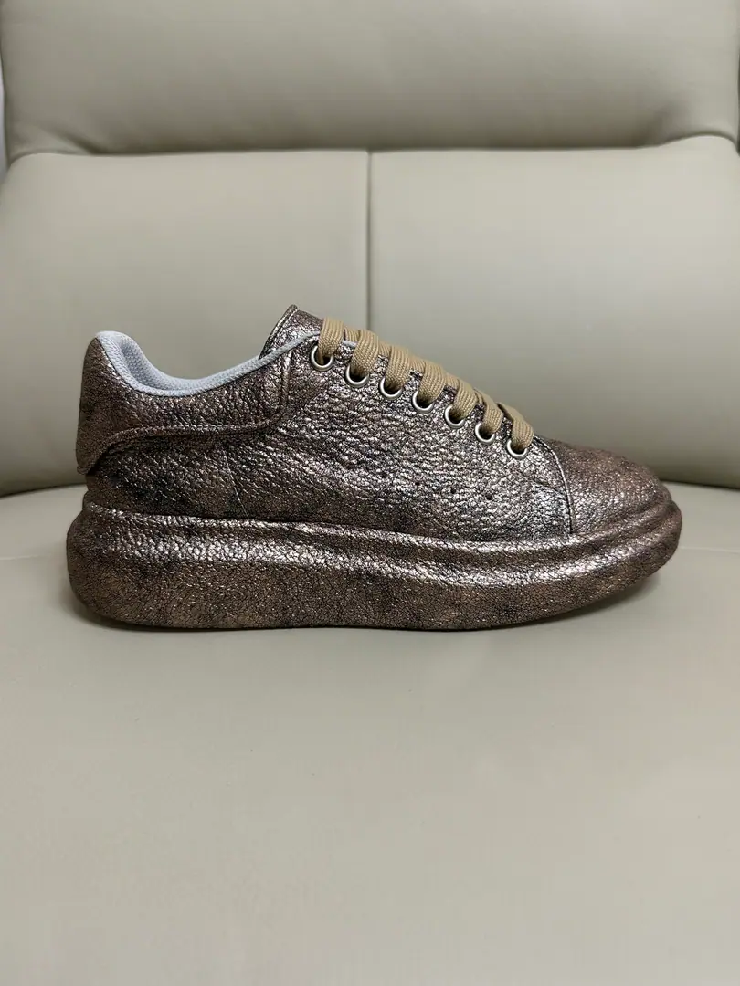 Couple money.👫 Alexander McQUEENHigh Version 🏆Fabulous.: Import of original cattle skin materials from Italy. Quality No more color for water. 🏆Uchi.: AThe first Italian import is resistant to the soil..Sweat..Breathe..Comfortable. 🏆Foot.: The top version is imported into the Italian Super Soft Cow. 🏆Otsumi!: PU+The counter.1:1 🏆Shoeboxes.: Original White Box. Plus white caps for double protection..Buffet.Handbag..Accreditation1:1Shade it.4Set.I'll give you a pair of shoes.. 🏆Codes: Women34-41.Men38-46 🏆Remarks（Female size34. 40.41, Men38.45.46Customise, No, no, no..Back.Change）