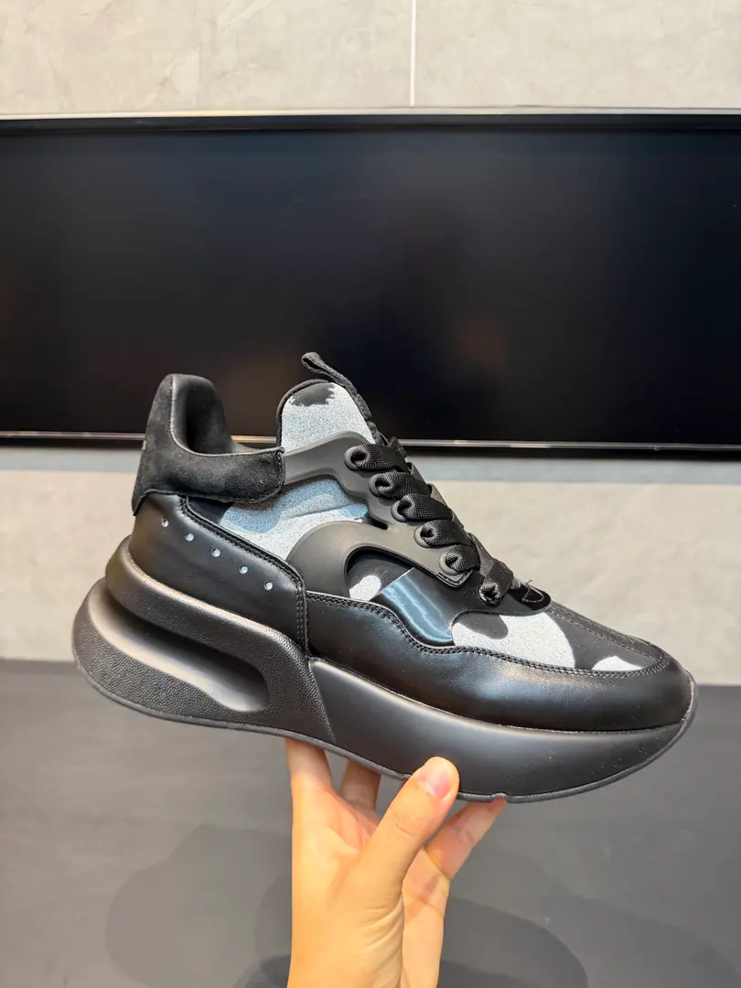 Professional McQueen's Plant.Top Version.Couple money.👫 Alexander McQUEENHigh version upgrades to highest quality again✅ 💪McQueen. Spring, summer, autumn, winter. Top Version Requisition level✅ I'll be the one to join the agency from the front line.🤝 🏆Fabulous.: Italian import quality. No more color for water. 🏆Uchi.: ️AThe first Italian import is in the super-softnet..It's dirty..Sweat..Breathe..Comfortable. 🏆Foot.: The top version is imported into the Italian Super Soft Cow. 🏆Otsumi!: PU+The counter.1:1 🏆Shoeboxes.: Original rice yellow box. Plus white caps for double protection..Buffet.Handbag..Accreditation1:1Shade it.4Set.I'll give you a pair of shoes.. 🖕🏿🖕🏿🖕🏿Shoes belts can be chosen for all the colors of this factory. 🏆Codes: Women34-41.Men38-46 🏆Special Remarks（Female size34. 40.41, Men38.45.46Customise, No, no, no..Back.Change）Please note when you report to the Bully.！We'll win together.🤝