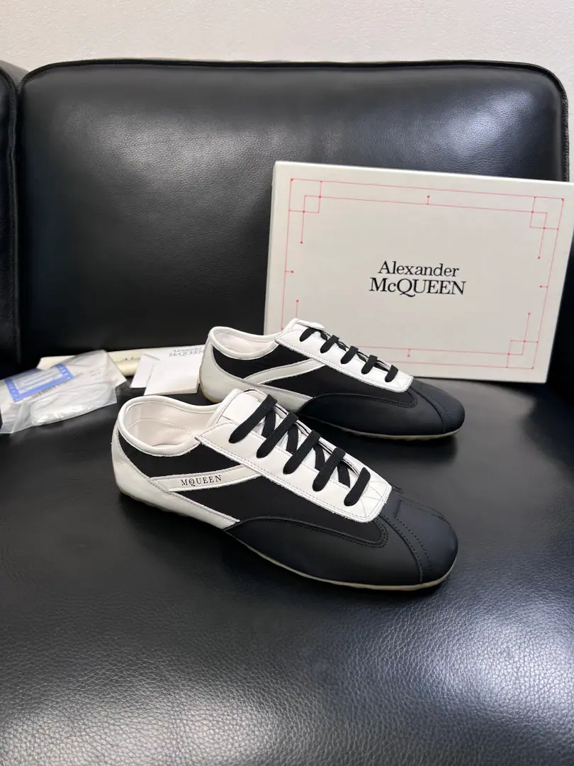 Alexander McQueen High Quality Top-level craft McQueen. Synchronize cabinets Original plant configuration, Italian imports of original cow-coloured flour, High-quality integration process, All imported water- dyeed cattle stubs., Shoes under the sole.: The original factory is super comfortable with the original base., The original factory and the single., Couple money. Codes 35-44（ Make a reservation. Women40 45 46 47 ）