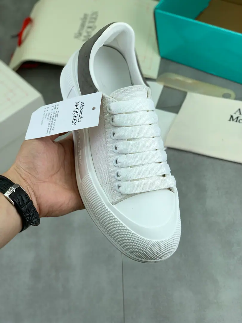 Plant prices Real value Top Version（Synchronise Action✈️Aircraft box packing）ALEXANDER MCQUEEN Alexander.·McQueen. 24ss The latest autumn and winter. FlexionSeries A couple who's been in love for years. Leisure Sports shoes Original procurement development Make the goods. This one.Flexion Off whiteToner-coated low-skinned leather-skinning sneakers, Use different sizes of shoelaces The combination of a light-point shoe bottom inspired by anatomy.. The back of the shoe and the back of the heel. Fabulous.: Original import of head-level cattle skin Uchi.: Customize the import into the air network. Shoes under the sole.: Original Open Model Slide-InTPUMaterial Codes: 35-45