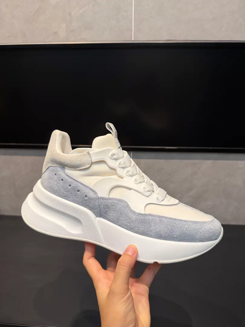 Professional McQueen's Plant.Top Version.Couple money.👫 Alexander McQUEENHigh version upgrades to highest quality again✅ 💪McQueen. Spring, summer, autumn, winter. Top Version Requisition level✅ I'll be the one to join the agency from the front line.🤝 🏆Fabulous.: Italian import quality. No more color for water. 🏆Uchi.: ️AThe first Italian import is in the super-softnet..It's dirty..Sweat..Breathe..Comfortable. 🏆Foot.: The top version is imported into the Italian Super Soft Cow. 🏆Otsumi!: PU+The counter.1:1 🏆Shoeboxes.: Original rice yellow box. Plus white caps for double protection..Buffet.Handbag..Accreditation1:1Shade it.4Set.I'll give you a pair of shoes.. 🖕🏿🖕🏿🖕🏿Shoes belts can be chosen for all the colors of this factory. 🏆Codes: Women34-41.Men38-46 🏆Special Remarks（Female size34. 40.41, Men38.45.46Customise, No, no, no..Back.Change）Please note when you report to the Bully.！We'll win together.🤝