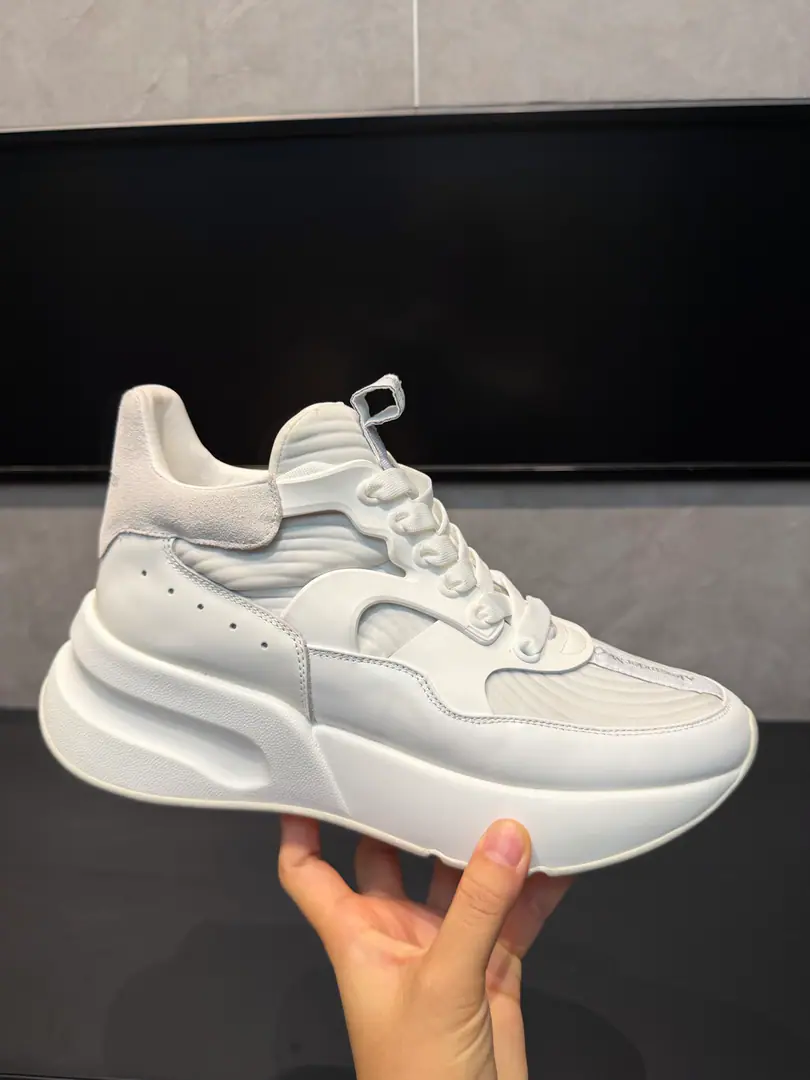 Alexander McQUEEN💪McQueen. Spring, summer, autumn, winter. Top Version Italian import quality. No more color for water.,AThe first Italian import is in the super-softnet..It's dirty..Sweat..Breathe..Comfortable.,The top version is imported into the Italian Super Soft Cow. 🏆Otsumi!: PU+The counter.1:1 🏆Shoeboxes.: Original rice yellow box. Plus white caps for double protection..Buffet.Handbag..Accreditation1:1Shade it.4Set.I'll give you a pair of shoes.. 🏆Codes: Women34-41.Men38-46 🏆Special Remarks（Female size34. 40.41, Men38.45.46Customise, No, no, no..Back.Change）