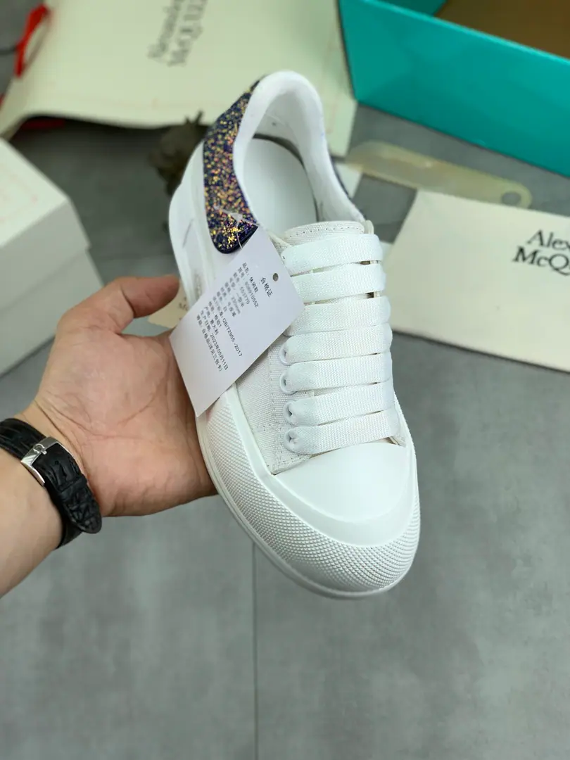 Plant prices Real value Top Version（Synchronise Action✈️Aircraft box packing）ALEXANDER MCQUEEN Alexander.·McQueen. 24ss The latest autumn and winter. FlexionSeries A couple who's been in love for years. Leisure Sports shoes Original procurement development Make the goods. This one.Flexion Off whiteToner-coated low-skinned leather-skinning sneakers, Use different sizes of shoelaces The combination of a light-point shoe bottom inspired by anatomy.. The back of the shoe and the back of the heel. Fabulous.: Original import of head-level cattle skin Uchi.: Customize the import into the air network. Shoes under the sole.: Original Open Model Slide-InTPUMaterial Codes: 35-45