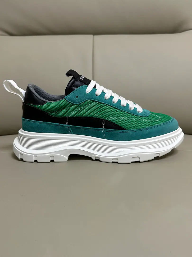 Couple money.👫 Alexander McQUEEN 🏆Fabulous.: Import of original cattle skin materials from Italy. Quality No more color for water. 🏆Uchi.: AThe first Italian import is resistant to the soil..Sweat..Breathe..Comfortable. 🏆Foot.: The top version is imported into the Italian Super Soft Cow. 🏆Otsumi!: PU+The counter.1:1 🏆Shoeboxes.: Original White Box. Plus white caps for double protection..Buffet.Handbag..Accreditation1:1Shade it.4Set.I'll give you a pair of shoes.. 🏆Codes: Women34-41.Men38-46 🏆Remarks（Female size34. 40.41, Men38.45.46Customise, No, no, no..Back.Change）
