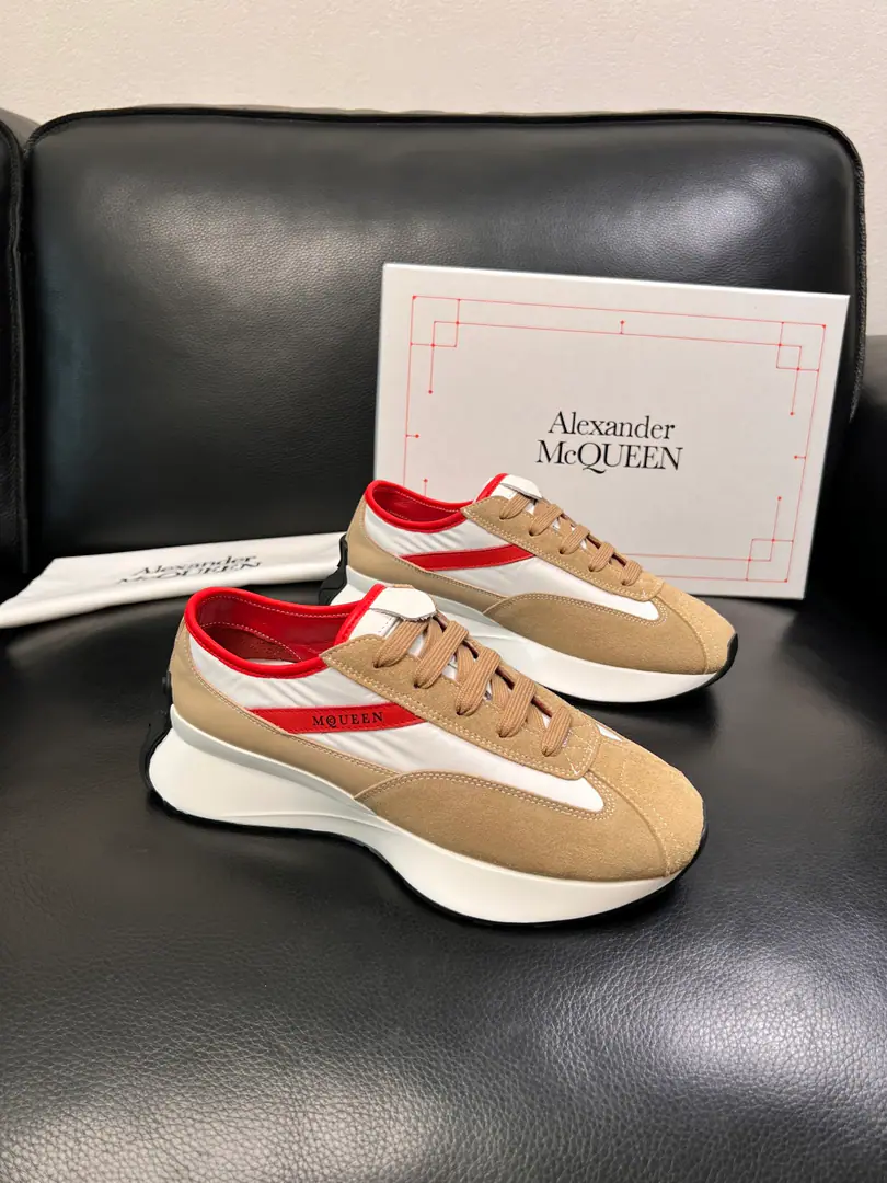 Alexander McQueen High Quality Top-level craft McQueen. Synchronize cabinets Original plant configuration, Italian imports of original cow-coloured flour, High-quality integration process, All imported water- dyeed cattle stubs., Shoes under the sole.: The original factory is super comfortable with the original base., The original factory and the single., Couple money. Codes 35-44（ Make a reservation. Women40 45 46 47 ）