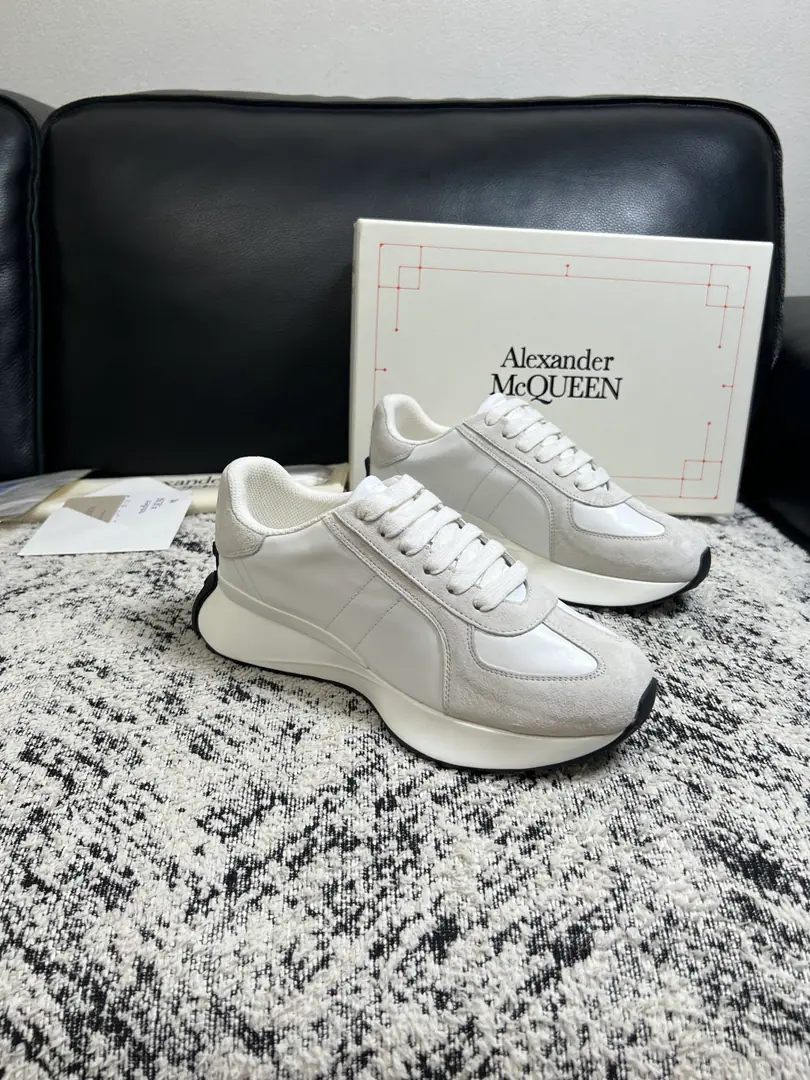 Alexander McQueen High Quality Top-level craft McQueen. Synchronize cabinets Original plant configuration, Italian imports of original cow-coloured flour, High-quality integration process, All imported water- dyeed cattle stubs., Shoes under the sole.: The original factory is super comfortable with the original base., The original factory and the single., Couple money. Codes 35-44（ Make a reservation. Women40 45 46 47 ）