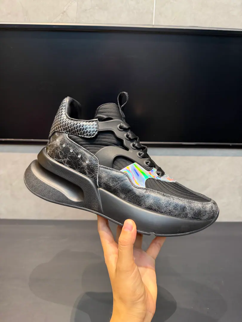 Professional McQueen's Plant.Top Version.Couple money.👫 Alexander McQUEENHigh version upgrades to highest quality again✅ 💪McQueen. Spring, summer, autumn, winter. Top Version Requisition level✅ I'll be the one to join the agency from the front line.🤝 🏆Fabulous.: Italian import quality. No more color for water. 🏆Uchi.: ️AThe first Italian import is in the super-softnet..It's dirty..Sweat..Breathe..Comfortable. 🏆Foot.: The top version is imported into the Italian Super Soft Cow. 🏆Otsumi!: PU+The counter.1:1 🏆Shoeboxes.: Original rice yellow box. Plus white caps for double protection..Buffet.Handbag..Accreditation1:1Shade it.4Set.I'll give you a pair of shoes.. 🖕🏿🖕🏿🖕🏿Shoes belts can be chosen for all the colors of this factory. 🏆Codes: Women34-41.Men38-46 🏆Special Remarks（Female size34. 40.41, Men38.45.46Customise, No, no, no..Back.Change）Please note when you report to the Bully.！We'll win together.🤝