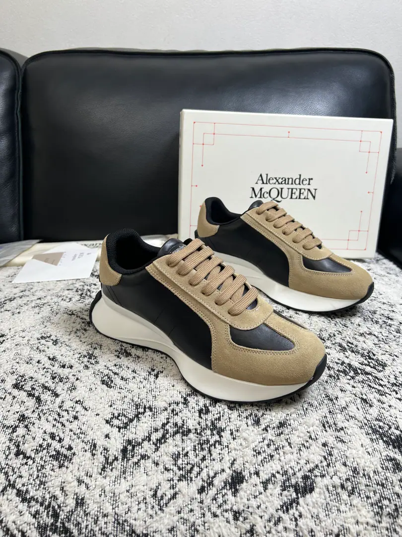 Alexander McQueen High Quality Top-level craft McQueen. Synchronize cabinets Original plant configuration, Italian imports of original cow-coloured flour, High-quality integration process, All imported water- dyeed cattle stubs., Shoes under the sole.: The original factory is super comfortable with the original base., The original factory and the single., Couple money. Codes 35-44（ Make a reservation. Women40 45 46 47 ）