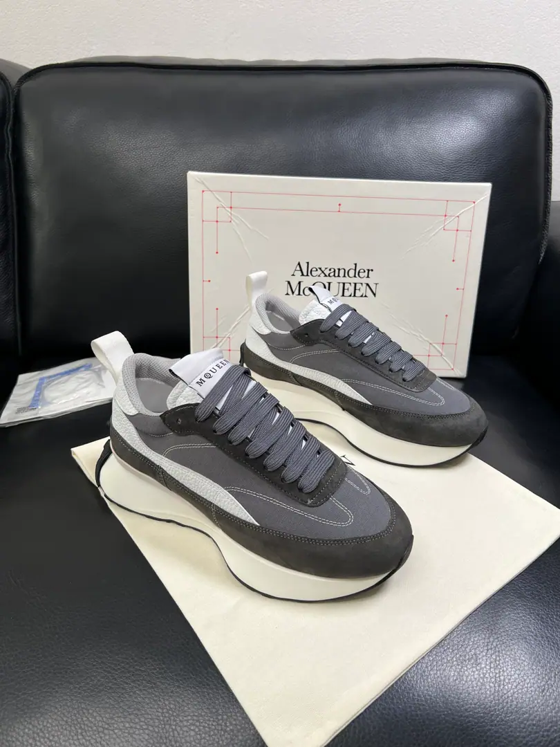 Alexander McQueen High Quality Top-level craft McQueen. Synchronize cabinets Original plant configuration, Italian imports of original cow-coloured flour, High-quality integration process, All imported water- dyeed cattle stubs., Shoes under the sole.: The original factory is super comfortable with the original base., The original factory and the single., Couple money. Codes 35-44（ Make a reservation. Women40 45 46 47 ）