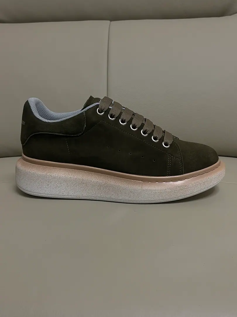 Alexander McQUEEN. Mallum's couple money.. 🏆Fabulous.: Italian import quality. No more color for water. 🏆Uchi.: AThe first Italian import is in the super-softnet..It's dirty..Sweat..Breathe..Comfortable. 🏆Foot.: The top version is imported into the Italian Super Soft Cow. 🏆Otsumi!: PU+The counter.1:1 🏆Shoeboxes.: Original rice yellow box. Plus white caps for double protection..Buffet.Handbag..Accreditation1:1Shade it.4Set.I'll give you a pair of shoes.. 🏆Codes: Women34-41.Men38-46 🏆Special Remarks（Female size34. 40.41, Men38.45.46Customise, No, no, no..Back.Change）