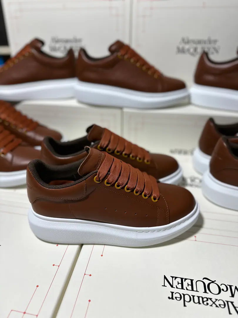 Professional McQueen's Plant.Top Version.Couple money.👫 Alexander McQUEENHigh version upgrades to highest quality again✅ 💪McQueen. Spring, summer, autumn, winter. Top Version Requisition level✅ I'll be the one to join the agency from the front line.🤝 🏆Fabulous.: Italian skin imports High quality. No more color for water. 🏆Uchi.: ️AThe first Italian imports are super soft water to dye sheep..It's dirty..Sweat..Breathe..Comfortable. 🏆Foot.: The top version is imported into the Italian Super Soft Cow. 🏆Otsumi!: PU+The counter.1:1 🏆Shoeboxes.: Original rice yellow box. Plus white caps for double protection..Buffet.Handbag..Accreditation1:1Shade it.4Set.I'll give you a pair of shoes.. 🖕🏿🖕🏿🖕🏿Shoes belts can be chosen for all the colors of this factory. 🏆Codes: Women34-41.Men38-46 🏆Special Remarks（Female size34. 40.41, Men38.45.46Customise, No, no, no..Back.Change）Please note when you report to the Bully.！We'll win together.🤝