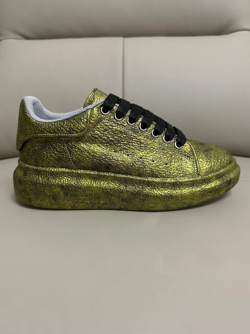 Couple money.👫 Alexander McQUEENHigh Version 🏆Fabulous.: Import of original cattle skin materials from Italy. Quality No more color for water. 🏆Uchi.: AThe first Italian import is resistant to the soil..Sweat..Breathe..Comfortable. 🏆Foot.: The top version is imported into the Italian Super Soft Cow. 🏆Otsumi!: PU+The counter.1:1 🏆Shoeboxes.: Original White Box. Plus white caps for double protection..Buffet.Handbag..Accreditation1:1Shade it.4Set.I'll give you a pair of shoes.. 🏆Codes: Women34-41.Men38-46 🏆Remarks（Female size34. 40.41, Men38.45.46Customise, No, no, no..Back.Change）