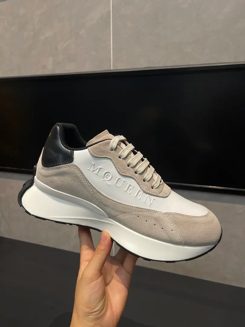 Professional McQueen's Plant.Top Version.Couple money.👫 Alexander McQUEENHigh version upgrades to highest quality again✅ 💪McQueen. Spring, summer, autumn, winter. Top Version Requisition level✅ I'll be the one to join the agency from the front line.🤝 🏆Fabulous.: Italian import quality. No more color for water. 🏆Uchi.: ️AThe first Italian import is in the super-softnet..It's dirty..Sweat..Breathe..Comfortable. 🏆Foot.: The top version is imported into the Italian Super Soft Cow. 🏆Otsumi!: PU+The counter.1:1 🏆Shoeboxes.: Original rice yellow box. Plus white caps for double protection..Buffet.Handbag..Accreditation1:1Shade it.4Set.I'll give you a pair of shoes.. 🖕🏿🖕🏿🖕🏿Shoes belts can be chosen for all the colors of this factory. 🏆Codes: Women34-41.Men38-46 🏆Special Remarks（Female size34. 40.41, Men38.45.46Customise, No, no, no..Back.Change）Please note when you report to the Bully.！We'll win together.🤝