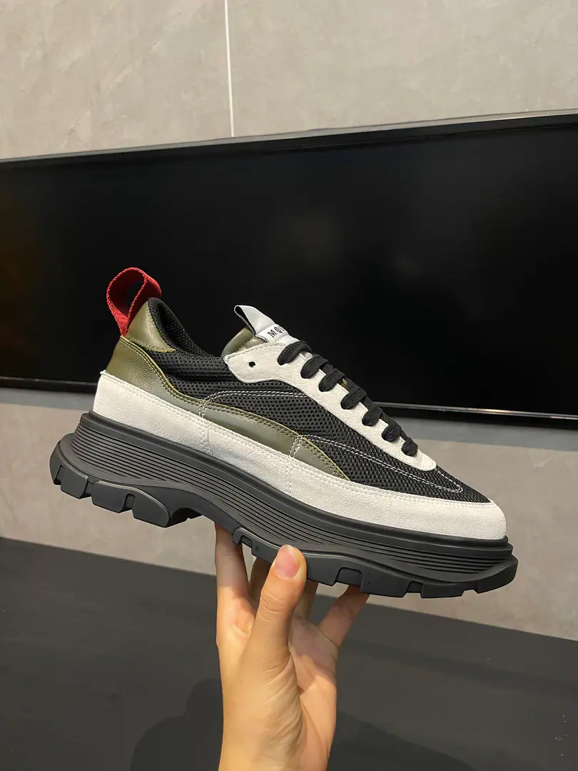 Professional McQueen's Plant.Top Version.Couple money.👫 Alexander McQUEENHigh version upgrades to highest quality again✅ 💪McQueen. Spring, summer, autumn, winter. Top Version Requisition level✅ I'll be the one to join the agency from the front line.🤝 🏆Fabulous.: Italian import quality. No more color for water. 🏆Uchi.: ️AThe first Italian import is in the super-softnet..It's dirty..Sweat..Breathe..Comfortable. 🏆Foot.: The top version is imported into the Italian Super Soft Cow. 🏆Otsumi!: PU+The counter.1:1 🏆Shoeboxes.: Original rice yellow box. Plus white caps for double protection..Buffet.Handbag..Accreditation1:1Shade it.4Set.I'll give you a pair of shoes.. 🖕🏿🖕🏿🖕🏿Shoes belts can be chosen for all the colors of this factory. 🏆Codes: Women34-41.Men38-46 🏆Special Remarks（Female size34. 40.41, Men38.45.46Customise, No, no, no..Back.Change）Please note when you report to the Bully.！We'll win together.🤝
