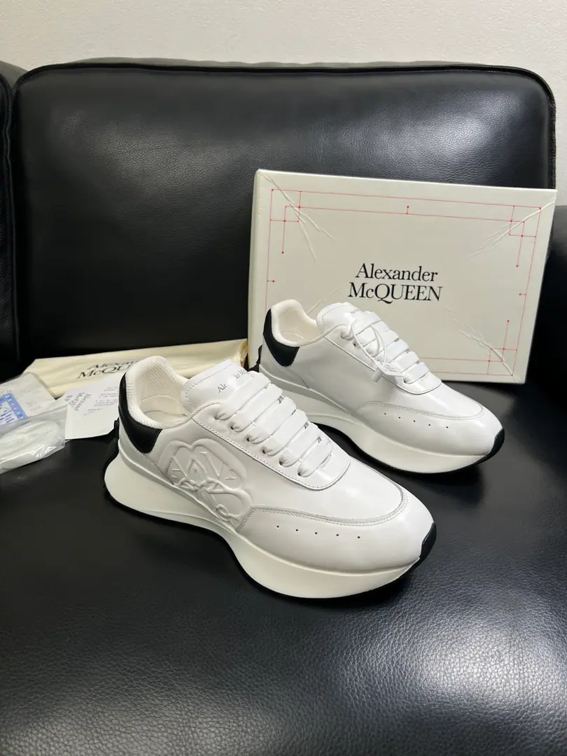 Alexander McQueen High Quality Top-level craft McQueen. Synchronize cabinets Original plant configuration, Italian imports of original cow-coloured flour, High-quality integration process, All imported water- dyeed cattle stubs., Shoes under the sole.: The original factory is super comfortable with the original base., The original factory and the single., Couple money. Codes 35-44（ Make a reservation. Women40 45 46 47 ）