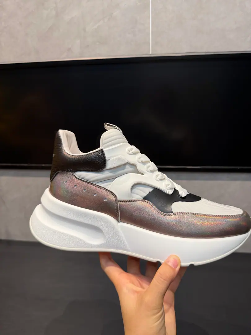 Professional McQueen's Plant.Top Version.Couple money.👫 Alexander McQUEENHigh version upgrades to highest quality again✅ 💪McQueen. Spring, summer, autumn, winter. Top Version Requisition level✅ I'll be the one to join the agency from the front line.🤝 🏆Fabulous.: Italian import quality. No more color for water. 🏆Uchi.: ️AThe first Italian import is in the super-softnet..It's dirty..Sweat..Breathe..Comfortable. 🏆Foot.: The top version is imported into the Italian Super Soft Cow. 🏆Otsumi!: PU+The counter.1:1 🏆Shoeboxes.: Original rice yellow box. Plus white caps for double protection..Buffet.Handbag..Accreditation1:1Shade it.4Set.I'll give you a pair of shoes.. 🖕🏿🖕🏿🖕🏿Shoes belts can be chosen for all the colors of this factory. 🏆Codes: Women34-41.Men38-46 🏆Special Remarks（Female size34. 40.41, Men38.45.46Customise, No, no, no..Back.Change）Please note when you report to the Bully.！We'll win together.🤝