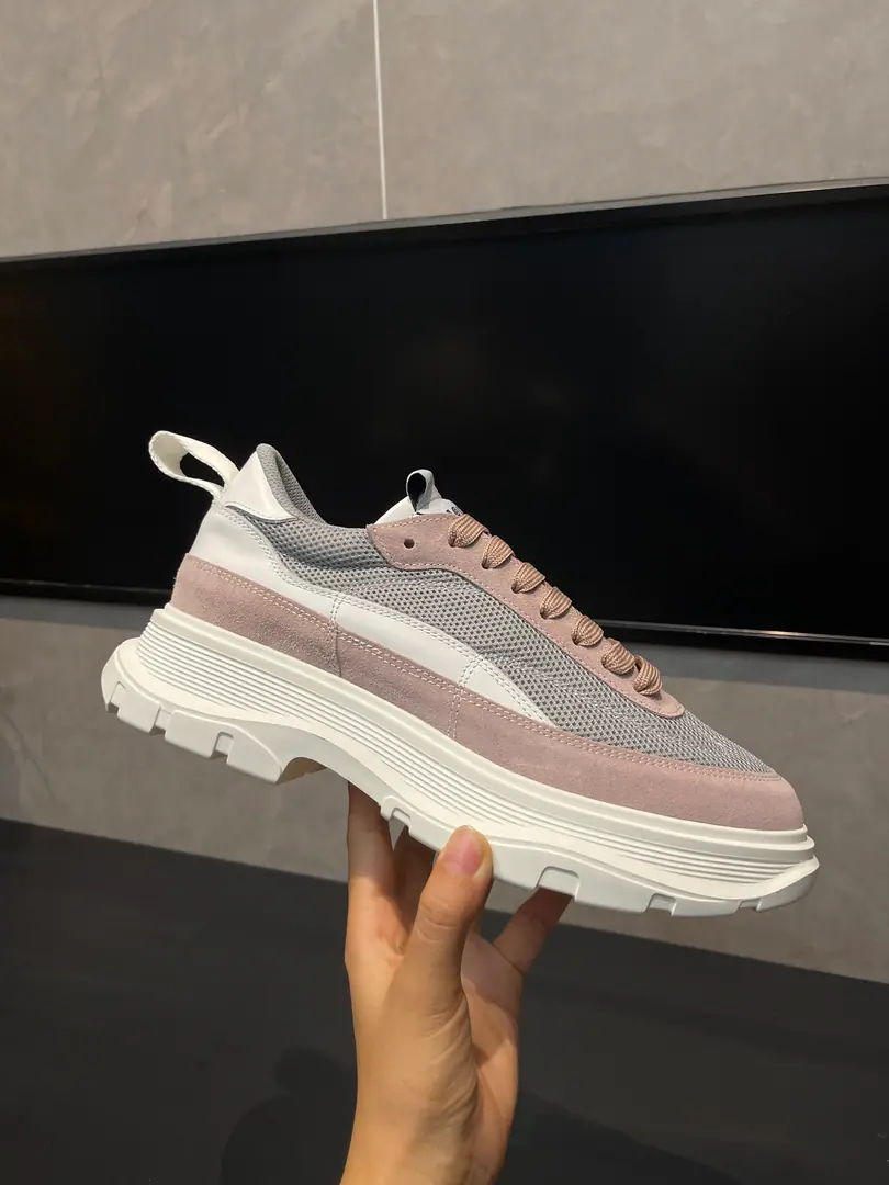 Professional McQueen's Plant.Top Version.Couple money.👫 Alexander McQUEENHigh version upgrades to highest quality again✅ 💪McQueen. Spring, summer, autumn, winter. Top Version Requisition level✅ I'll be the one to join the agency from the front line.🤝 🏆Fabulous.: Italian import quality. No more color for water. 🏆Uchi.: ️AThe first Italian import is in the super-softnet..It's dirty..Sweat..Breathe..Comfortable. 🏆Foot.: The top version is imported into the Italian Super Soft Cow. 🏆Otsumi!: PU+The counter.1:1 🏆Shoeboxes.: Original rice yellow box. Plus white caps for double protection..Buffet.Handbag..Accreditation1:1Shade it.4Set.I'll give you a pair of shoes.. 🖕🏿🖕🏿🖕🏿Shoes belts can be chosen for all the colors of this factory. 🏆Codes: Women34-41.Men38-46 🏆Special Remarks（Female size34. 40.41, Men38.45.46Customise, No, no, no..Back.Change）Please note when you report to the Bully.！We'll win together.🤝
