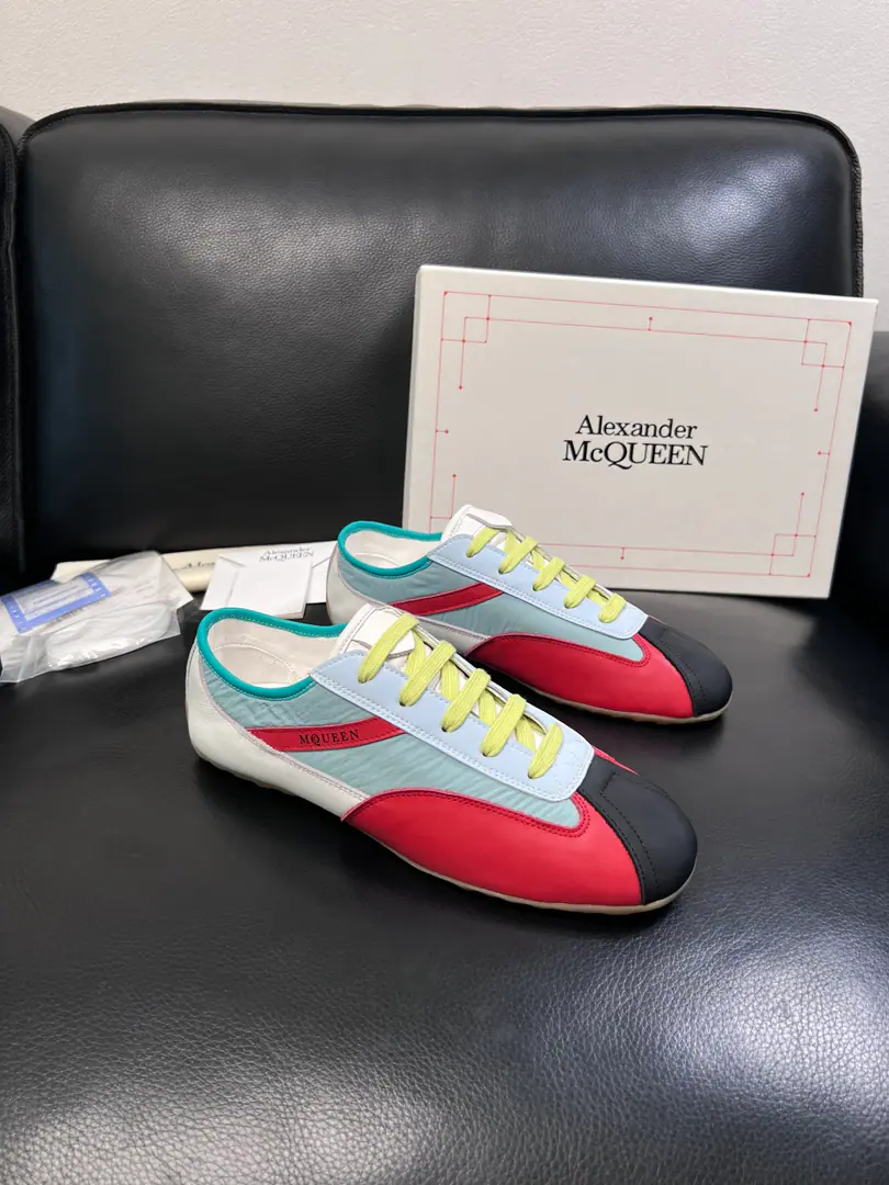 Alexander McQueen High Quality Top-level craft McQueen. Synchronize cabinets Original plant configuration, Italian imports of original cow-coloured flour, High-quality integration process, All imported water- dyeed cattle stubs., Shoes under the sole.: The original factory is super comfortable with the original base., The original factory and the single., Couple money. Codes 35-44（ Make a reservation. Women40 45 46 47 ）