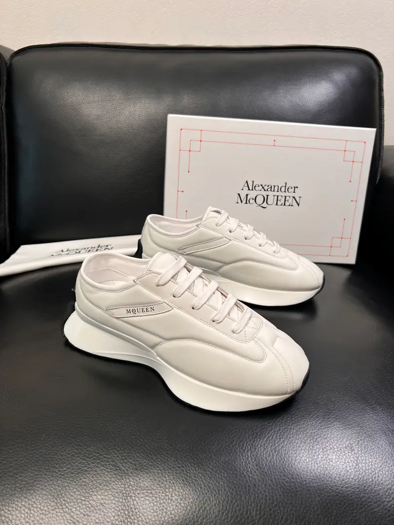 Alexander McQueen High Quality Top-level craft McQueen. Synchronize cabinets Original plant configuration, Italian imports of original cow-coloured flour, High-quality integration process, All imported water- dyeed cattle stubs., Shoes under the sole.: The original factory is super comfortable with the original base., The original factory and the single., Couple money. Codes 35-44（ Make a reservation. Women40 45 46 47 ）