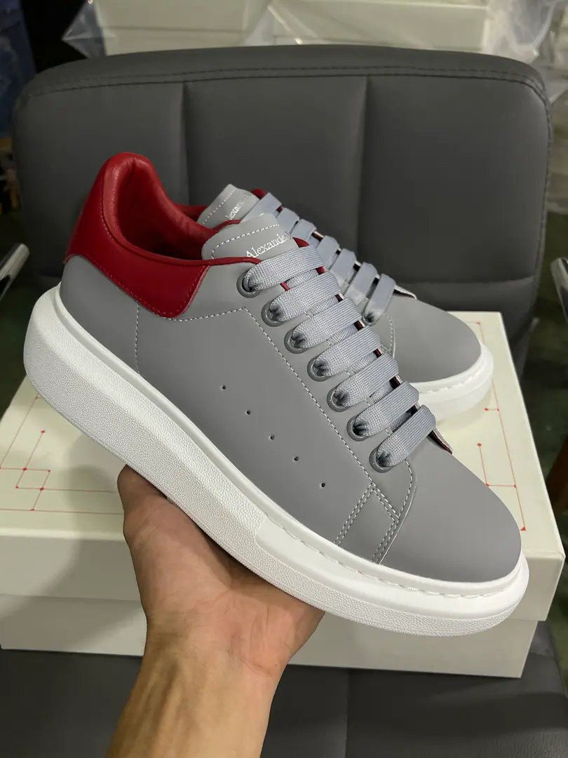 Professional McQueen's Plant.Top Version.Couple money.👫 Alexander McQUEENHigh version upgrades to highest quality again✅ 💪McQueen. Spring, summer, autumn, winter. Top Version Requisition level✅ I'll be the one to join the agency from the front line.🤝 🏆Fabulous.: Italian import quality. No more color for water. 🏆Uchi.: ️AThe first Italian import is in the super-softnet..It's dirty..Sweat..Breathe..Comfortable. 🏆Foot.: The top version is imported into the Italian Super Soft Cow. 🏆Otsumi!: PU+The counter.1:1 🏆Shoeboxes.: Original rice yellow box. Plus white caps for double protection..Buffet.Handbag..Accreditation1:1Shade it.4Set.I'll give you a pair of shoes.. 🖕🏿🖕🏿🖕🏿Shoes belts can be chosen for all the colors of this factory. 🏆Codes: Women34-41.Men38-46 🏆Special Remarks（Female size34. 40.41, Men38.45.46Customise, No, no, no..Back.Change）Please note when you report to the Bully.！We'll win together.🤝
