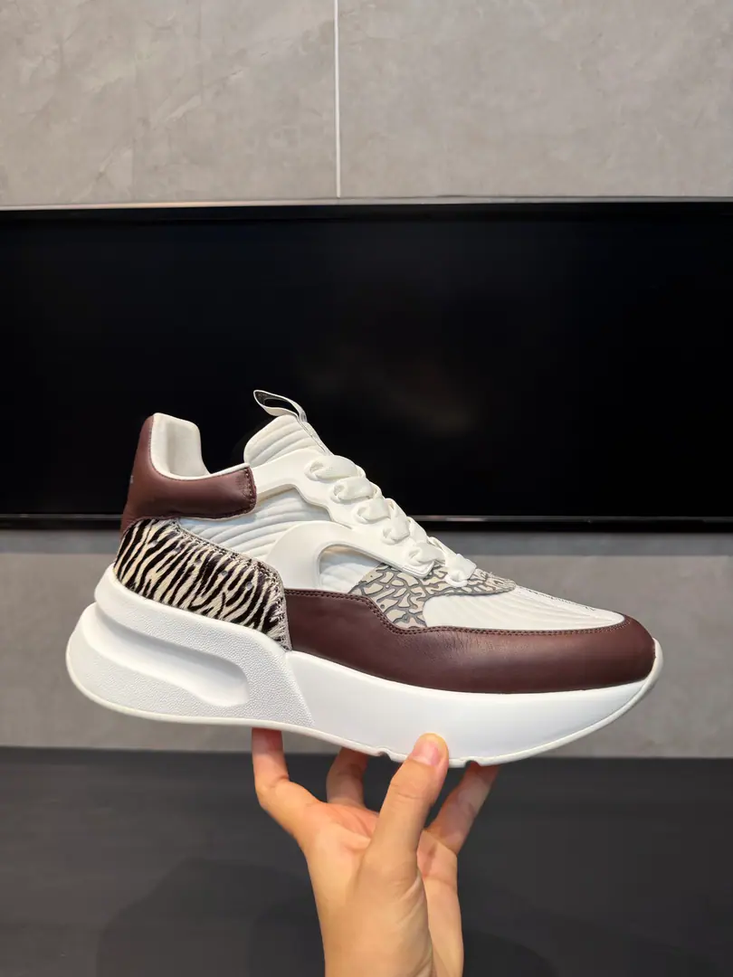 Alexander McQUEEN💪McQueen. Spring, summer, autumn, winter. Top Version Italian import quality. No more color for water.,AThe first Italian import is in the super-softnet..It's dirty..Sweat..Breathe..Comfortable.,The top version is imported into the Italian Super Soft Cow. 🏆Otsumi!: PU+The counter.1:1 🏆Shoeboxes.: Original rice yellow box. Plus white caps for double protection..Buffet.Handbag..Accreditation1:1Shade it.4Set.I'll give you a pair of shoes.. 🏆Codes: Women34-41.Men38-46 🏆Special Remarks（Female size34. 40.41, Men38.45.46Customise, No, no, no..Back.Change）