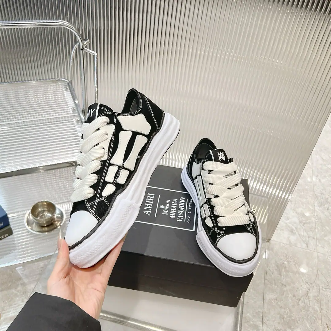 Minoru. 🎤🎤MMY X AMIRIThe joint is a shock.. Black & White Collision, Unique skeletal line design, These pairs of shoes combine personality with fashion.. On your feet., The flu is all over the street., Every step of the way.. Original open template re-engineer It's a real thing. Top Version！Codes: 35-45 ✔ Use imported canvas on the shoe+Imported cattle skin ✔ We'll use top canvas inside. ✔ Secondary formation is irregular. Slipperproof grinding.