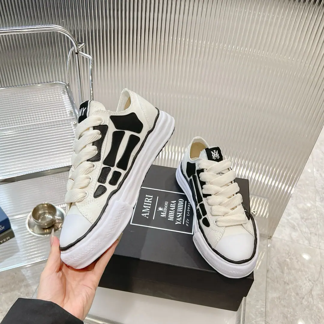 Minoru. 🎤🎤MMY X AMIRIThe joint is a shock.. Black & White Collision, Unique skeletal line design, These pairs of shoes combine personality with fashion.. On your feet., The flu is all over the street., Every step of the way.. Original open template re-engineer It's a real thing. Top Version！Codes: 35-45 ✔ Use imported canvas on the shoe+Imported cattle skin ✔ We'll use top canvas inside. ✔ Secondary formation is irregular. Slipperproof grinding.