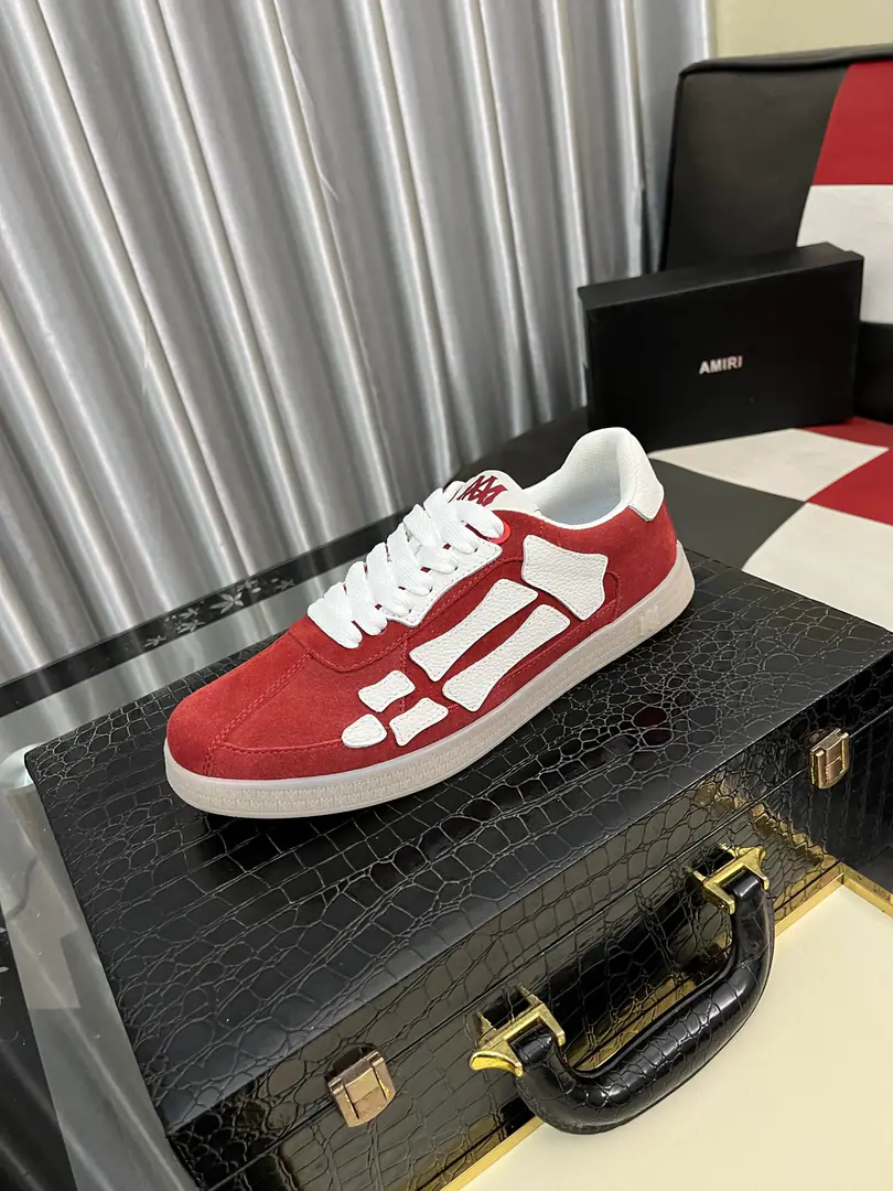 Get out of the factory.⌚️⌚️《AMIR*》New guy with a little leisure board and bone shoes., Another pair of insistible bones and shoes. Bones and shoes.AMIRIOne of the most popular singles. Use head-stressed shoes. The side bone is treated with two skins of cattle. It's a solid feeling. Pulp incision is treated with oil. Collapse Design Simple style Fashion Sports Custom MetalsLOGOThe branded shoelaces. Uniquely controlled top-of-the-line version Support comparison Airnets are in the air. Original rubber floor I'm not sure I'm gonna be able to get you a full-time leisure package. It's for every occasion. You're looking for a high quality. It's so cool on the upper foot. Size: 38- ️⃣Colour Optional