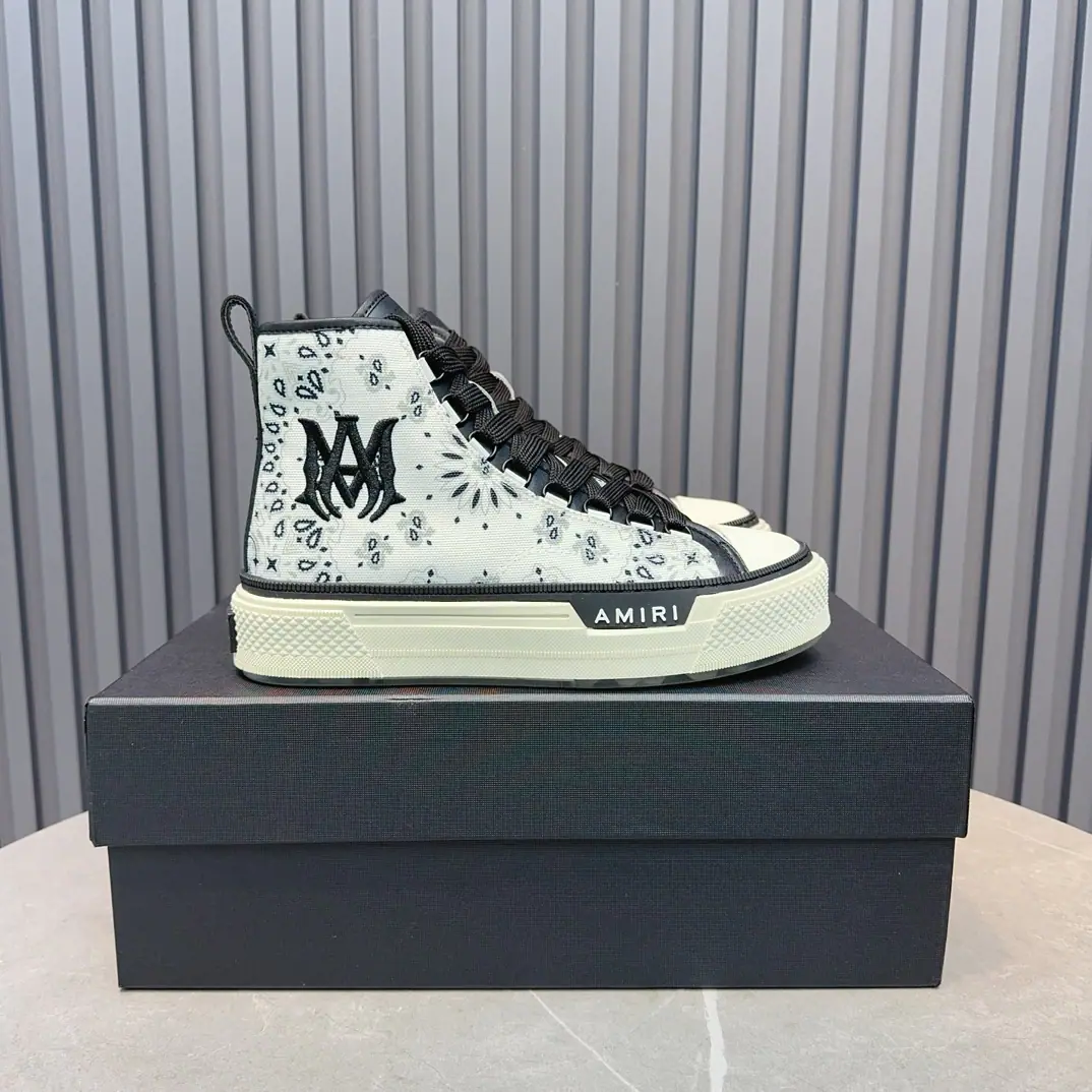 AMIRIEmile's a couple of broken-up shoes.. The recreational leader.. The high street brand with the exclusive bone-bone shoes from Los Angeles., A lot of stars., China's new rapper, White.Gali Wang Yi Bo The red-browser is fighting for his feet., AJ1The shoe-shaped skulls are swollen with bones. ❶Fabulous.:The original is for head-deck skin.➕Double-coated artificial oil side process ❷Same original as Uchi.:CustomiseNikeIn the same grade. (♪ Can't get over ♪) ❸Foot.:The original model is a plasticized one-shoe cushion. ❹Otsumi!:The original factory.1:1Three colors. Original Base ❺Codes:35-46