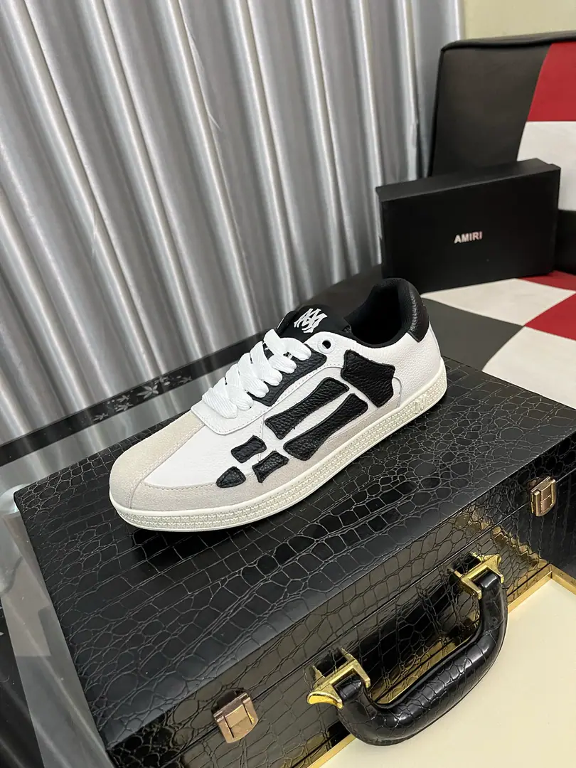 Get out of the factory.⌚️⌚️《AMIR*》New guy with a little leisure board and bone shoes., Another pair of insistible bones and shoes. Bones and shoes.AMIRIOne of the most popular singles. Use head-stressed shoes. The side bone is treated with two skins of cattle. It's a solid feeling. Pulp incision is treated with oil. Collapse Design Simple style Fashion Sports Custom MetalsLOGOThe branded shoelaces. Uniquely controlled top-of-the-line version Support comparison Airnets are in the air. Original rubber floor I'm not sure I'm gonna be able to get you a full-time leisure package. It's for every occasion. You're looking for a high quality. It's so cool on the upper foot. Size: 38- ️⃣Colour Optional
