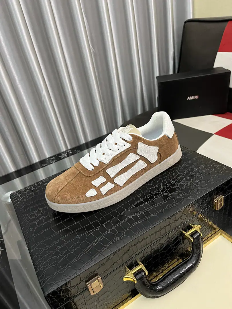 Get out of the factory.⌚️⌚️《AMIR*》New guy with a little leisure board and bone shoes., Another pair of insistible bones and shoes. Bones and shoes.AMIRIOne of the most popular singles. Use head-stressed shoes. The side bone is treated with two skins of cattle. It's a solid feeling. Pulp incision is treated with oil. Collapse Design Simple style Fashion Sports Custom MetalsLOGOThe branded shoelaces. Uniquely controlled top-of-the-line version Support comparison Airnets are in the air. Original rubber floor I'm not sure I'm gonna be able to get you a full-time leisure package. It's for every occasion. You're looking for a high quality. It's so cool on the upper foot. Size: 38- ️⃣Colour Optional