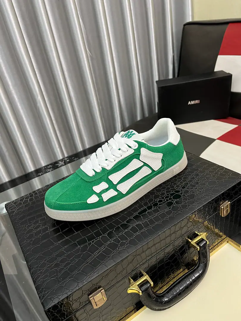 Get out of the factory.⌚️⌚️《AMIR*》New guy with a little leisure board and bone shoes., Another pair of insistible bones and shoes. Bones and shoes.AMIRIOne of the most popular singles. Use head-stressed shoes. The side bone is treated with two skins of cattle. It's a solid feeling. Pulp incision is treated with oil. Collapse Design Simple style Fashion Sports Custom MetalsLOGOThe branded shoelaces. Uniquely controlled top-of-the-line version Support comparison Airnets are in the air. Original rubber floor I'm not sure I'm gonna be able to get you a full-time leisure package. It's for every occasion. You're looking for a high quality. It's so cool on the upper foot. Size: 38- ️⃣Colour Optional
