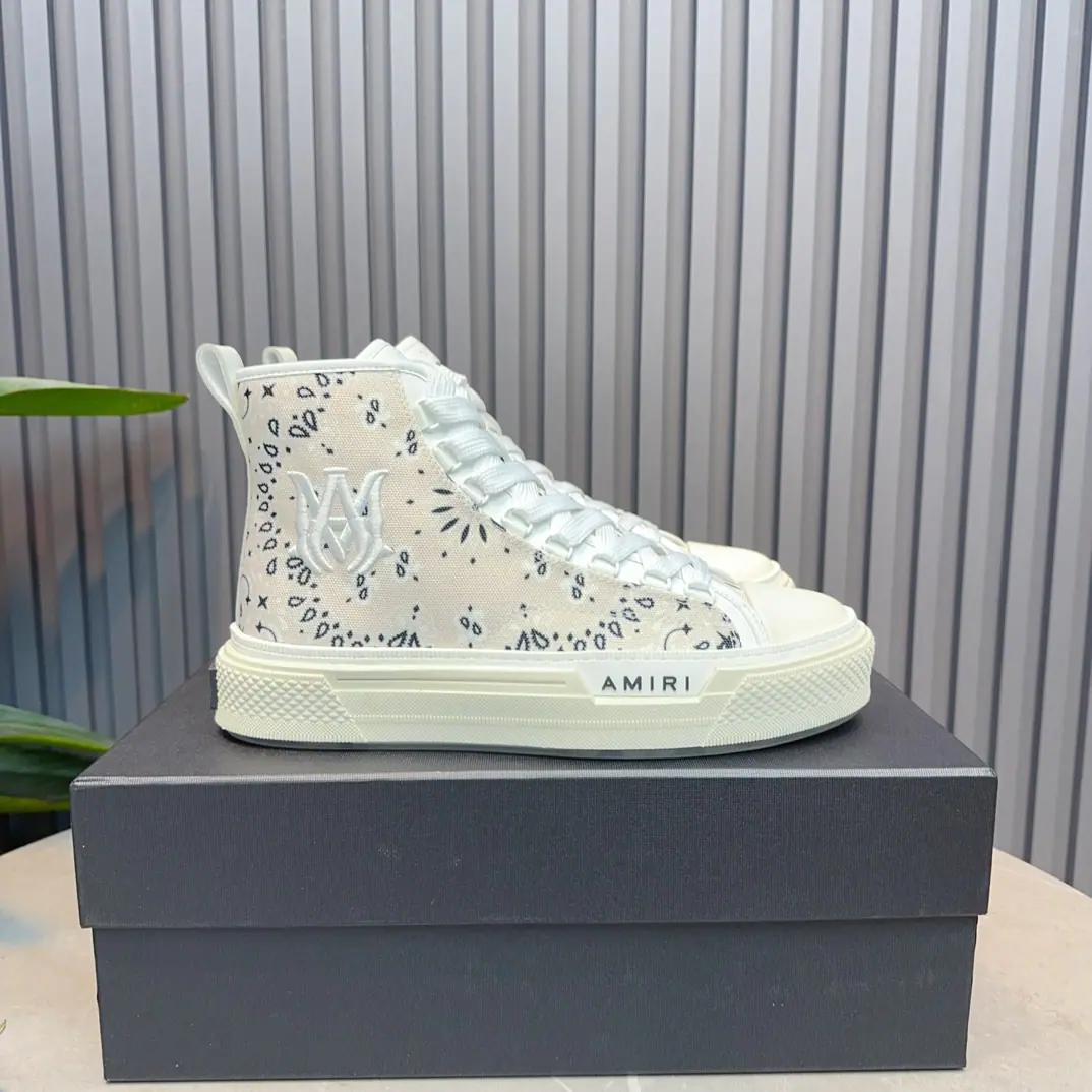 AMIRIEmile's a couple of broken-up shoes.. The recreational leader.. The high street brand with the exclusive bone-bone shoes from Los Angeles., A lot of stars., China's new rapper, White.Gali Wang Yi Bo The red-browser is fighting for his feet., AJ1The shoe-shaped skulls are swollen with bones. ❶Fabulous.:The original is for head-deck skin.➕Double-coated artificial oil side process ❷Same original as Uchi.:CustomiseNikeIn the same grade. (♪ Can't get over ♪) ❸Foot.:The original model is a plasticized one-shoe cushion. ❹Otsumi!:The original factory.1:1Three colors. Original Base ❺Codes:35-46
