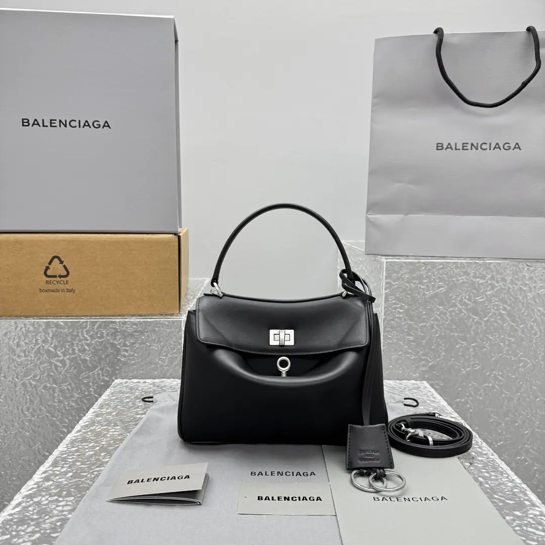 MiniVersion｛Mini-Handy Silver.｝ 𝐁𝐀𝐋𝐄𝐍𝐂𝐈𝐀𝐆𝐀 𝐑𝐎𝐃𝐄𝐎 Handbag.🗯️ The new money can be said to be the top., Some of them are monotheistic., Recreate a new style., The laziness of the fascination is not against the Parisian family., I'm not getting any taste., The leather looks super-quality., Black-modern stylish and fashionable., Three dimensions. - Yes, sir., Different sizes, Values and usages coexist with process, You can fit in with your hands around.～The color value goes straight out. Paragraph: 92866 Dimensions: Bottom23xHigh10xKuan8cmC168898（No apparel）