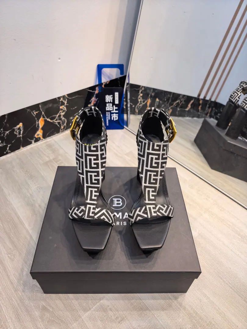 Plant exits, 𝘽𝙖𝙡*𝙖𝙞𝙣 Balman.2026Spring and summer's latest show hates the sandals of the water station.. ʚ😊ɞ The name Balman.𝘽𝙖𝙡𝙢𝙖𝙞𝙣By the French fashion designer.𝙥𝙞𝙚𝙧𝙧𝙚 𝘽𝙖𝙡𝙢𝙖𝙞𝙣（Pierre..Balman.）Mr. S. was created1945The old fashion house., with𝘿𝙞𝙤𝙧, 𝘽𝙖𝙡𝙚𝙣𝙘𝙞𝙖𝙜𝙖And we're going to be the three-star fashions after World War II.[Sneak.][Sneak.]This is a purely manual fashion piece. ʚ😊ɞ 𝘽𝙖𝙡𝙢𝙖𝙞𝙣Balman. The more you look at it, the more you look at it. Get a pair of Balman's shoes.𝘽𝙖𝙡𝙢𝙖𝙞𝙣 The invincible is a beautiful place.[Tooth.][Tooth.][Tooth.]That's a lot of energy. It's not good.[Tooth.][Tooth.][Tooth.] 🐝👣 ✔Original plant development, No originals, no goods. 〰 ɪɴғᴏʀᴍᴀᴛɪᴏɴ 〰 💎Material: Original CustomiseLOGOBrush 💎Uchi.: Imported cattle skin 💎He's tall.: 10.5𝐶𝑀♡ 💎Otsumi!: Italian imports are so thick. 💎Codes: 36--42（40.41.42Custom without re-offer）