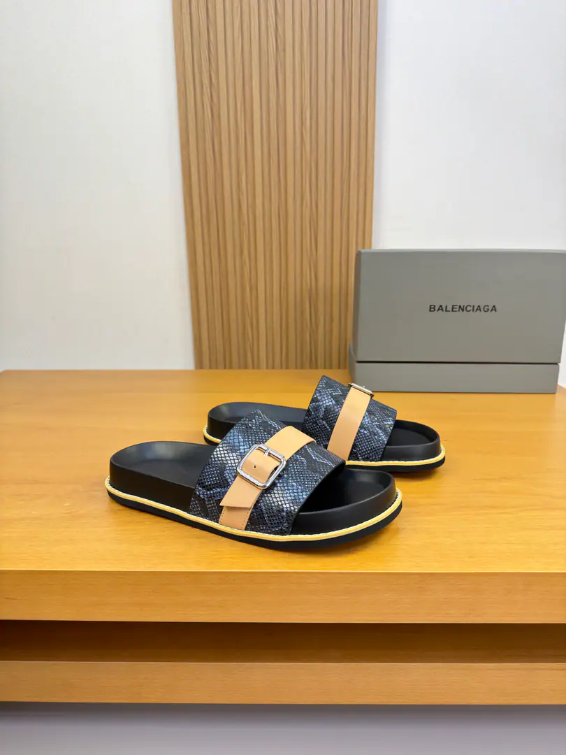 【 BALENCIAGA】Parisian. High-end quality Original List·- Rhythm slippers. Shoe.: Imports🔝A snake skin., BrandlogoMetal button decoration Uchi.: Environmental anti-velvet. Otsumi!: It's so light.TPURubber bubbles. Combination to the base Super-high-quality control.·- I'm doing a little work.: Highlight(High-end·- How expensive.·Slot) Size: 39-44（38, 45, Make a reservation.)·BLCG0186