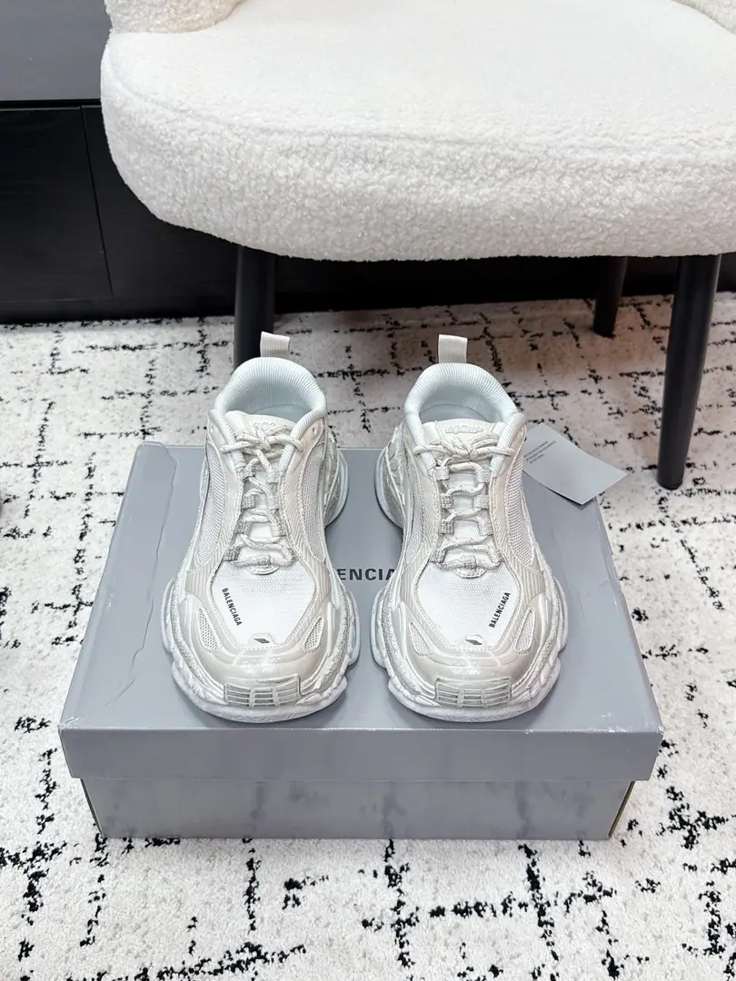#Couple money. Balenciag* 26/ The early spring new money. - The relaxing old man's shoes. The souls of these shoes., It's the classic running shoes of the millennium., Multilayered Network+Twilight-style shoe., ♪ Bringing back the future from the past ♪, Take it.Y2KThe essence of the Millennium is perfect., I'm not sure if I can get a full recognition., The Parisian's coolness is the first glance., Details control direct ecstasy. It's not routine., Dating out of town., Or travel to take pictures?, These shoes are perfect.holdStay., The upper foot is the sense of walking., It's a big picture of what you're doing.. ✔️Fabulous.: Space technology fabric/3DPress Gradient Color/Airnets. ✔️Uchi.: The nylon webpaper. ✔️Otsumi!: Original rubber combination, large bottom ✔️size: 35-46（Women40 Men45 46Custom without re-offer） Pink（Female size35-42. 40 41 42Freeze!. ）