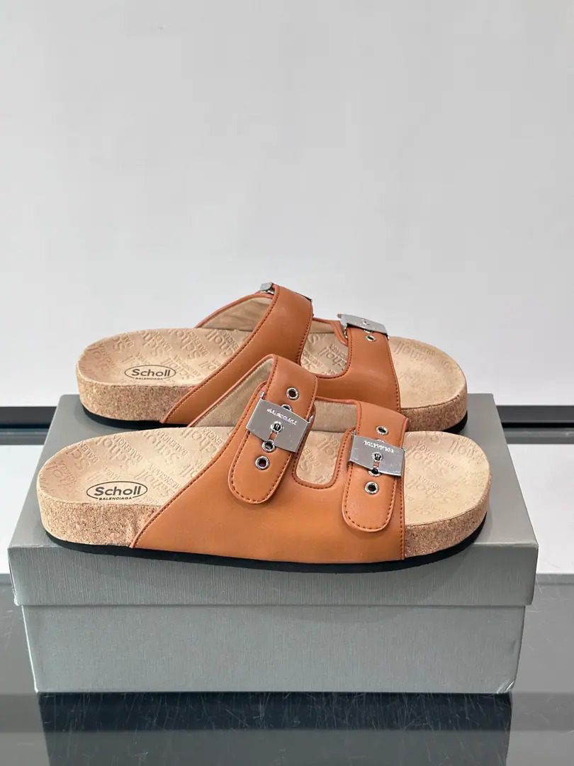 balenciaga&Birkenstock BostonJoint sandals.🩴Shoes., Signal double-banded.+Metal button design, The skin of the cow is so good.！The soles of the softwood shoes fit the bow., Full support., It's nice to wear it for a long time.～The ancient wind is a little light., I can easily handle my day off or my day off., Comfortable and cozy., No wonder it's classic.！✨ size: 39-44（38.45.46Custom）